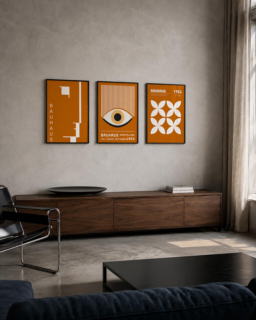Vorm en kleur posterset – tweede productweergave – deze posterset in drie delen toont een spel van oranje en wit, met strakke
