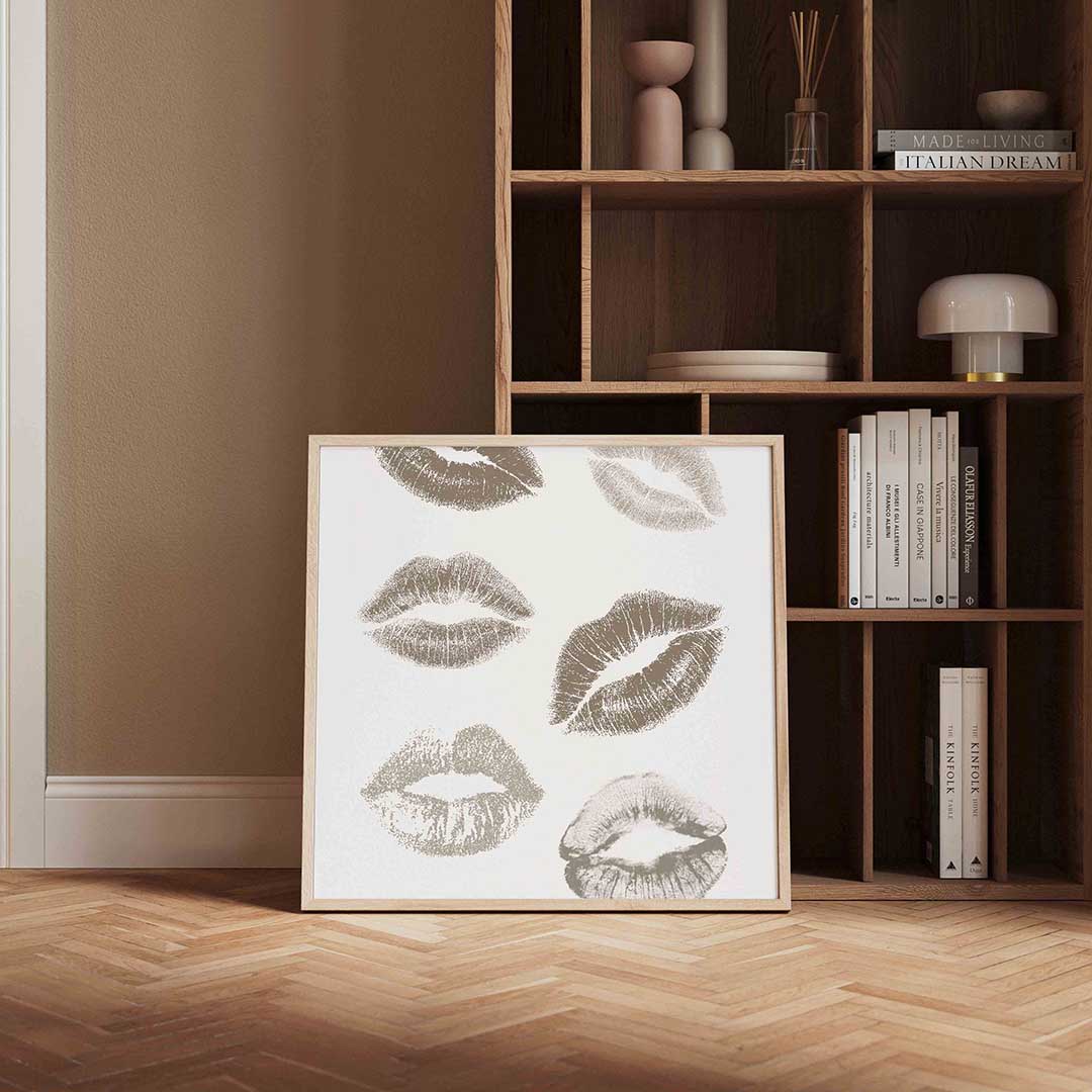 Lippenafdrukken – kleurrijke Pop Art poster in vierkant formaat