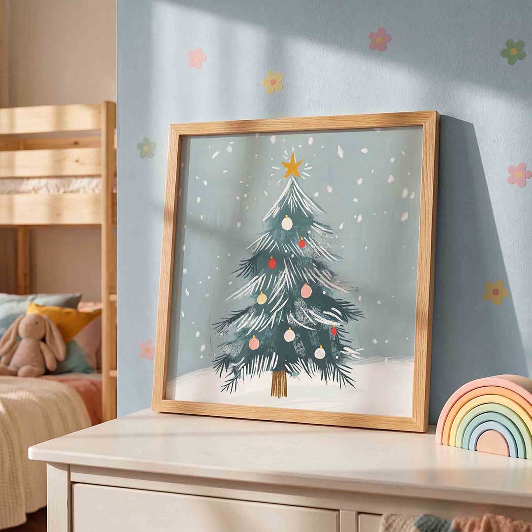 Kerstboom met sneeuw – speelse wandkunst als vierkante kinderposter
