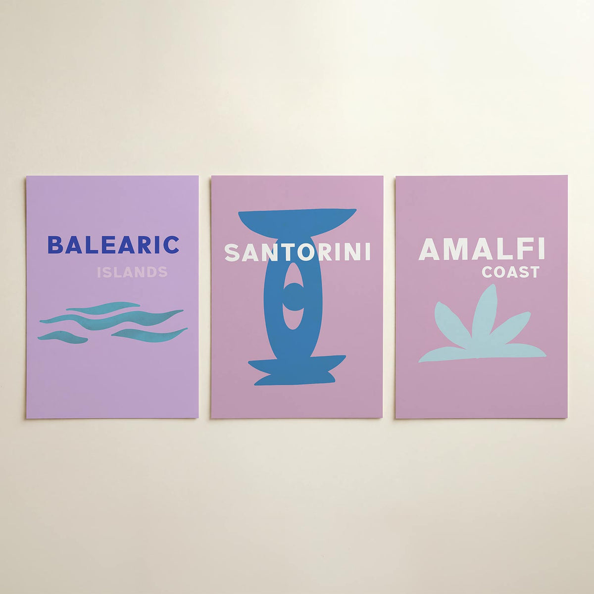Zwevende golven driedelige posterset in interieur