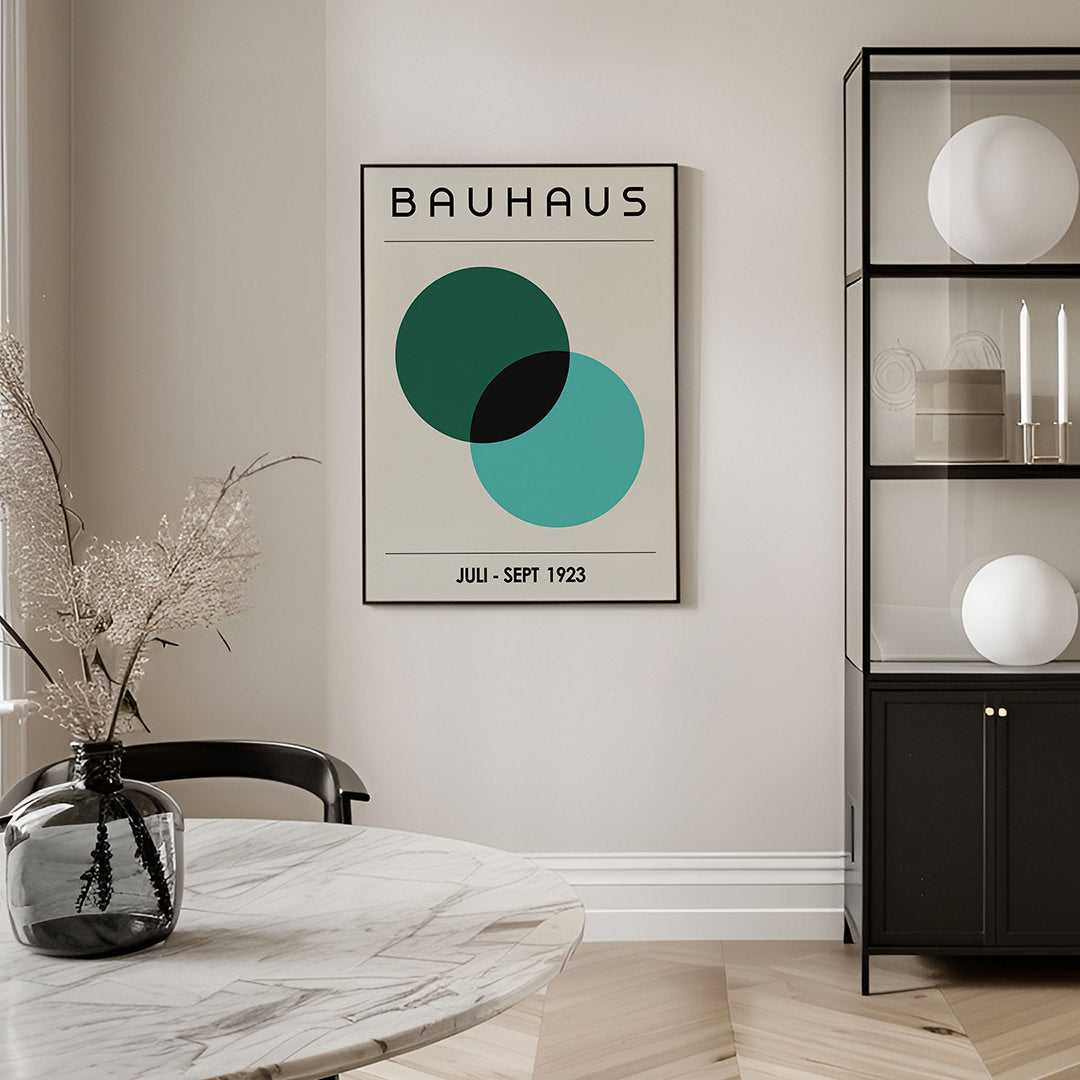 Cirkelvormen en lijnen – geometrische Bauhaus poster in staand formaat