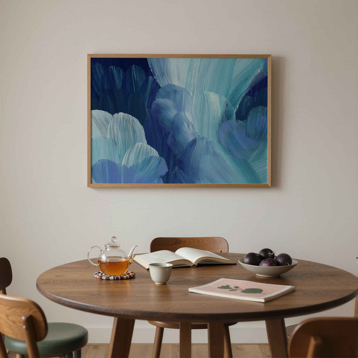 Blauwe penseelstreken – liggende schilderkunst wanddecoratie van WallArtistic