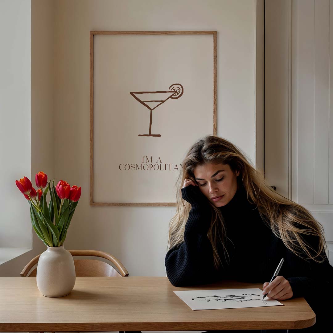 Stijlvolle Cosmopolitan Cocktail – staande zomer wanddecoratie van WallArtistic