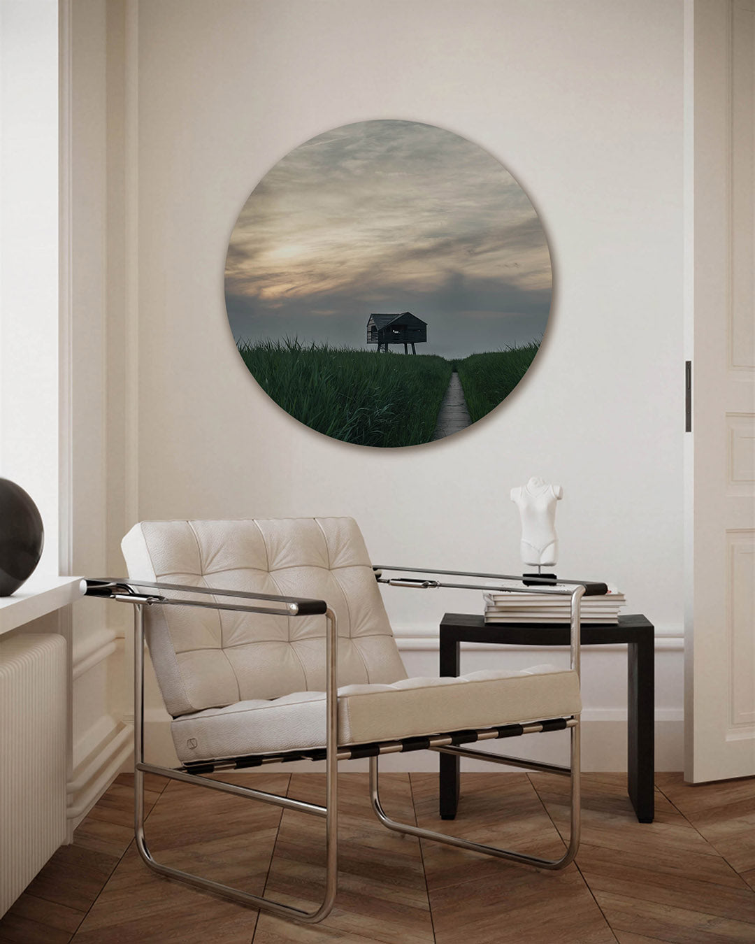 Huisje in grasland – fotografie muurcirkel als ronde wanddecoratie