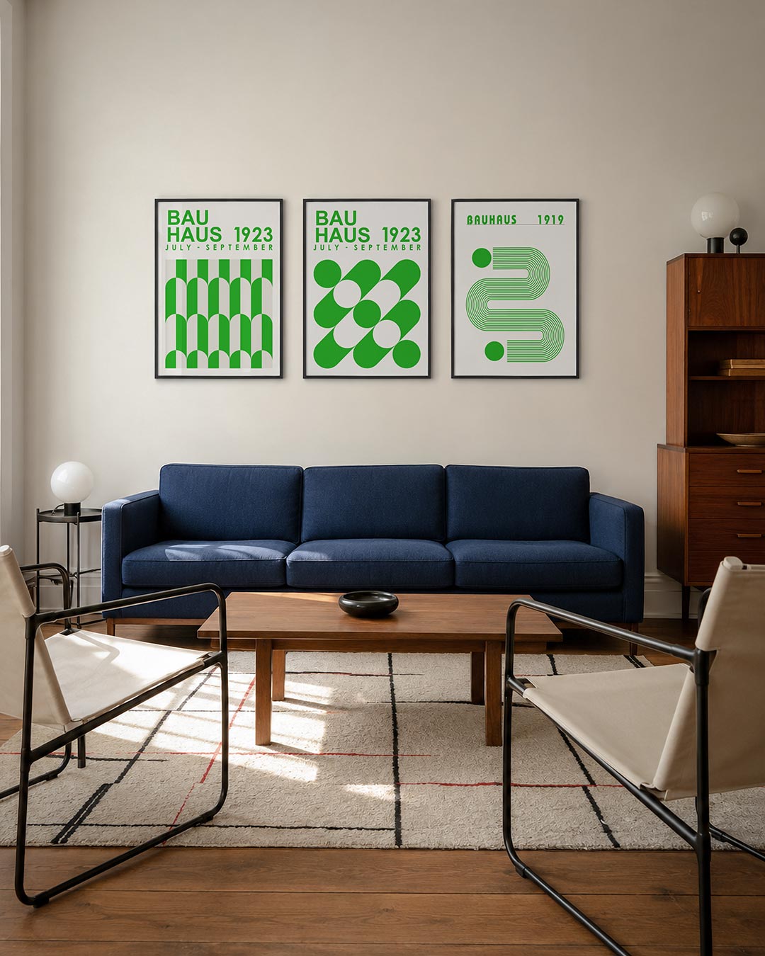 Groene lijnenritme posterset – derde productweergave – deze posterset in drie delen toont een levendig spel van groene en