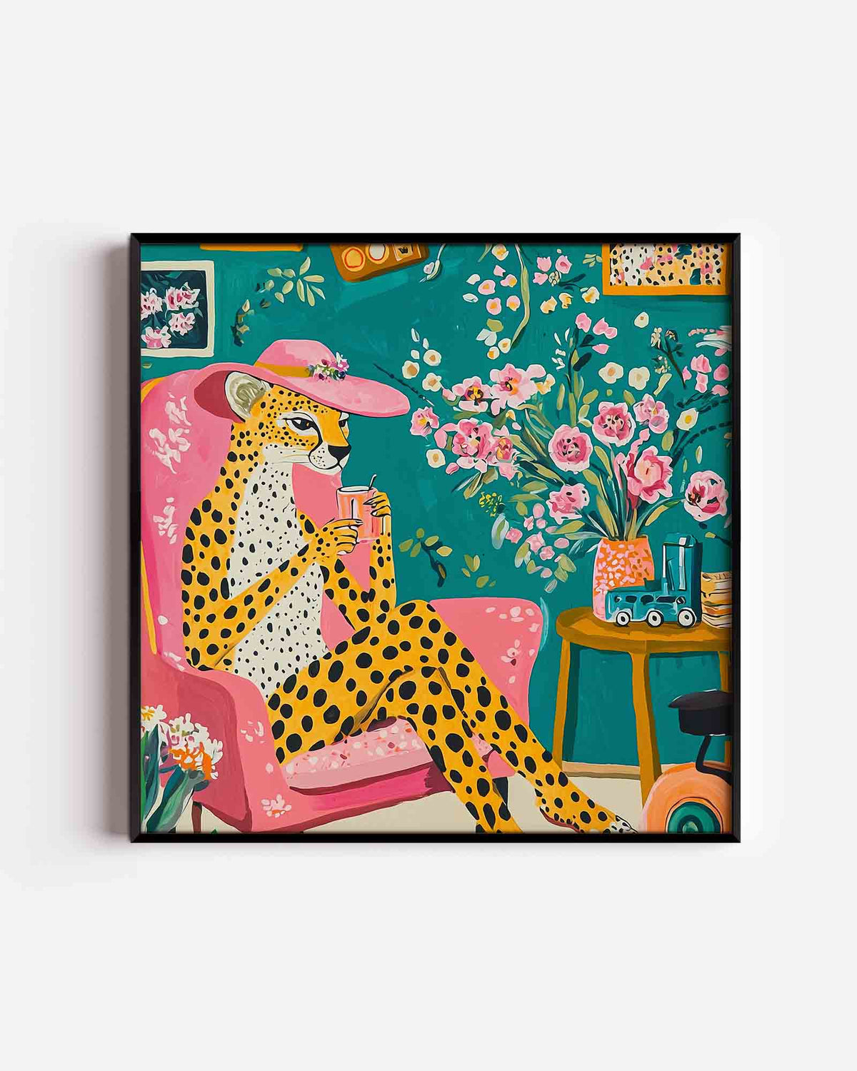 Luipaard met roze hoed – vierkante dierenposter als wanddecoratie