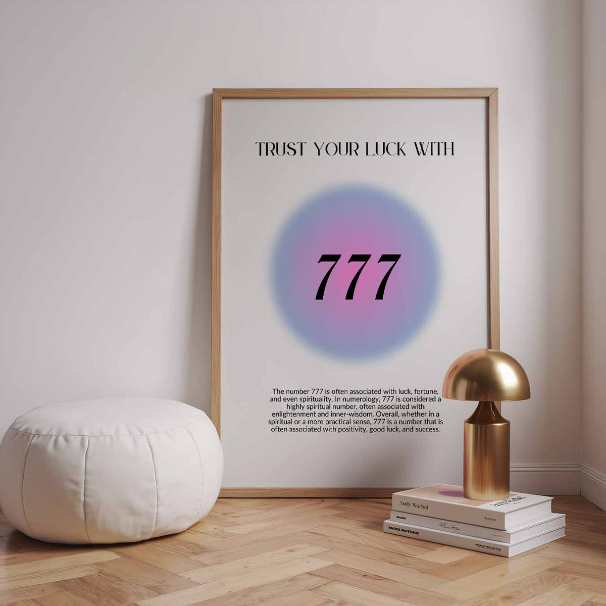 Geluksnummer 777 – staande muurposter met mindful uitstraling