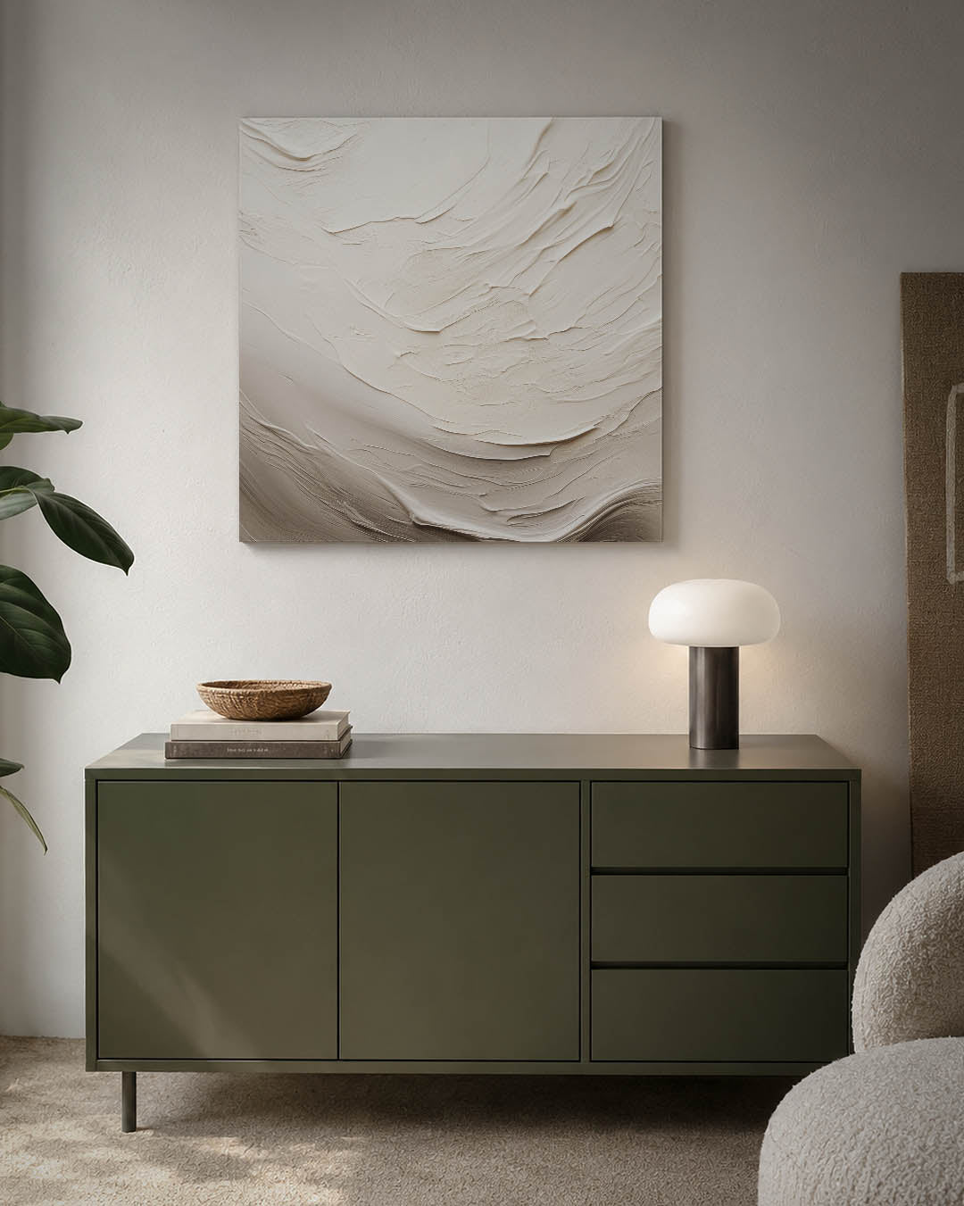 Organische texturen kunstwerk – detailweergave – dit kunstwerk toont vloeiende, golvende lijnen in zachte beige tinten. De