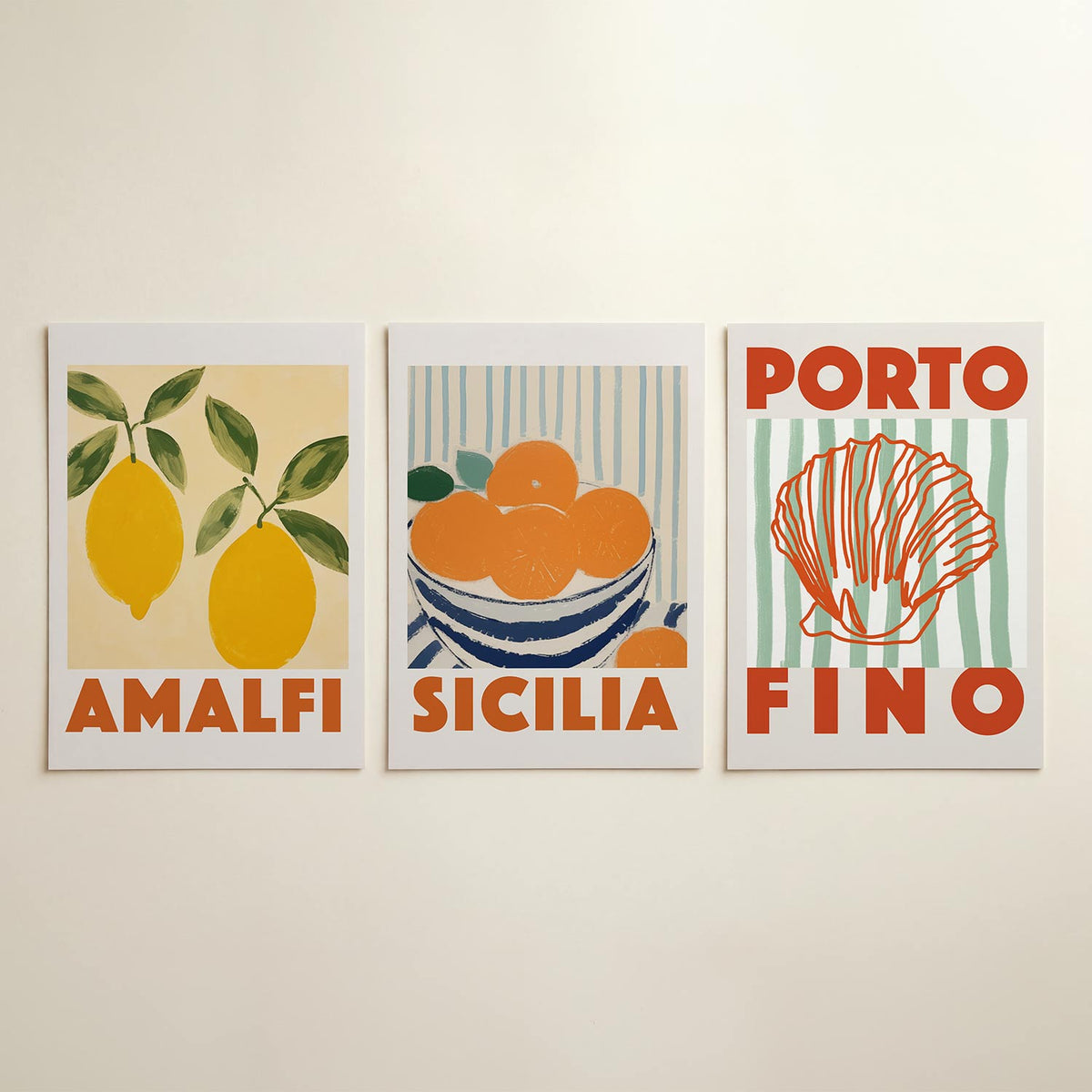 Citroenkleurenspel driedelige posterset in interieur