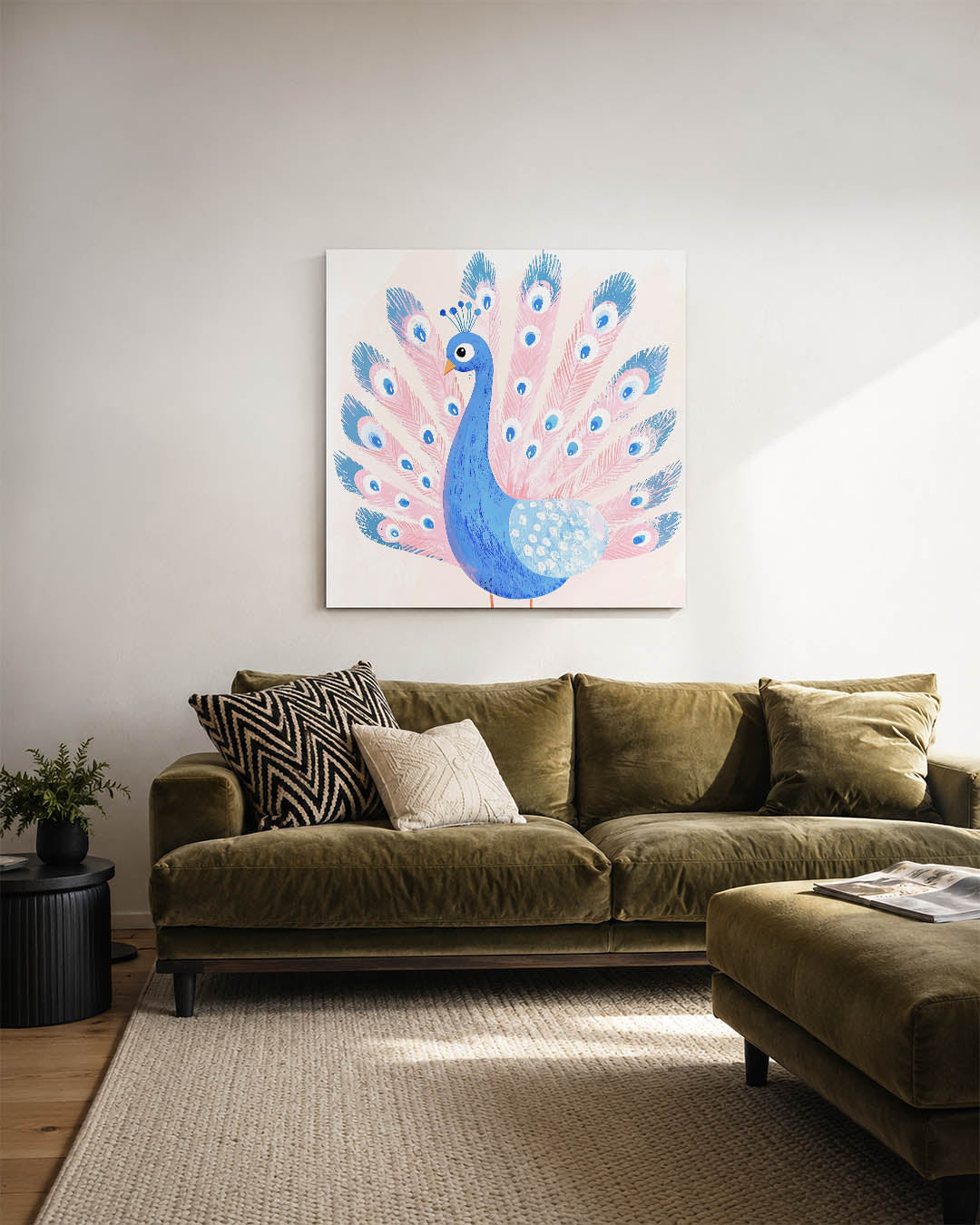 Vrolijke pauw illustratie kunstwerk – sfeerbeeld – dit kunstwerk toont een kleurrijke pauw met een blauwe en roze verentooi.