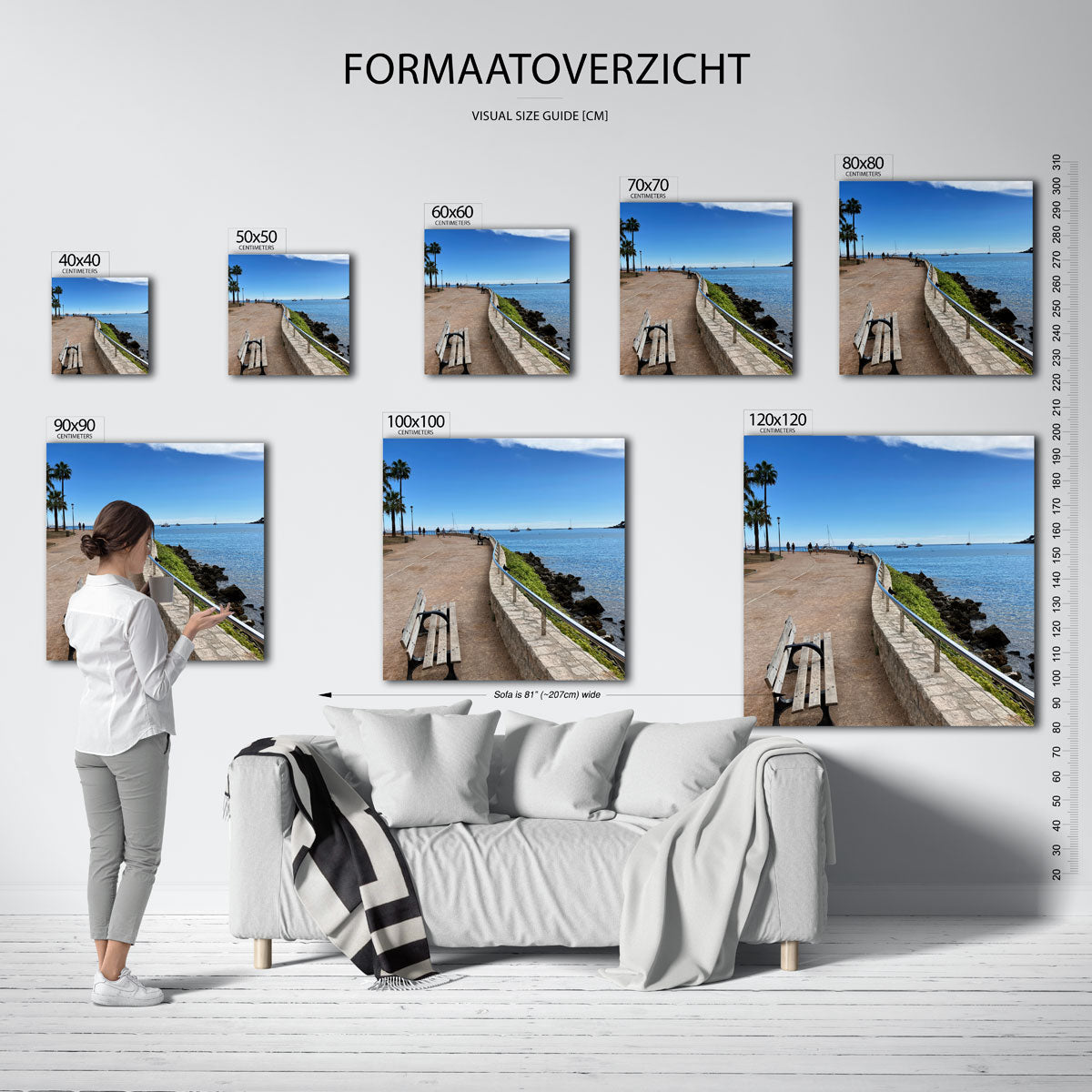 Zomerse kustwandeling kunstwerk – materiaalweergave – een zonnige promenade langs de kust met een helderblauwe lucht en zee.