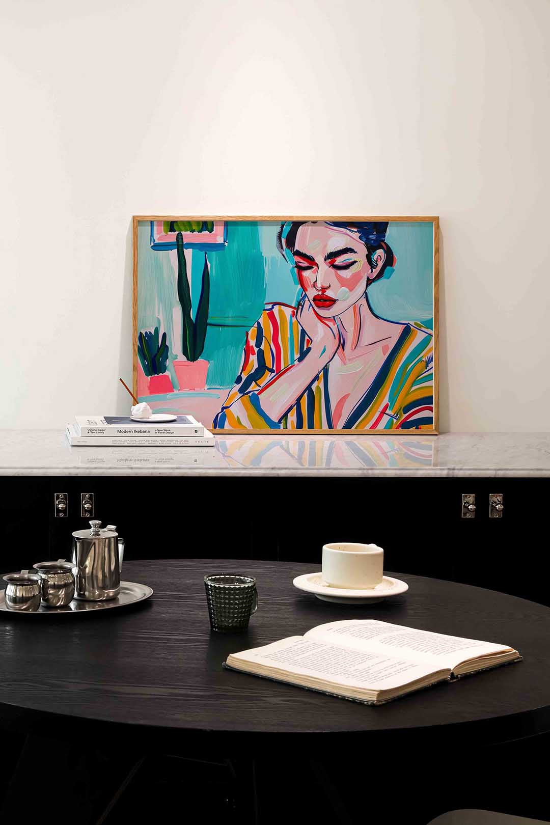 Vrouw met kleurrijke strepen – portret poster in liggend formaat