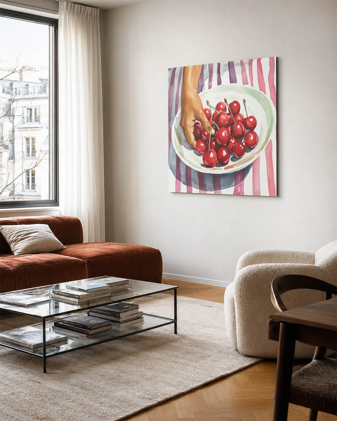 Kersen in schaal kunstwerk – vierkante wanddecoratie – dit werk toont een hand die een schaal met glanzende rode kersen