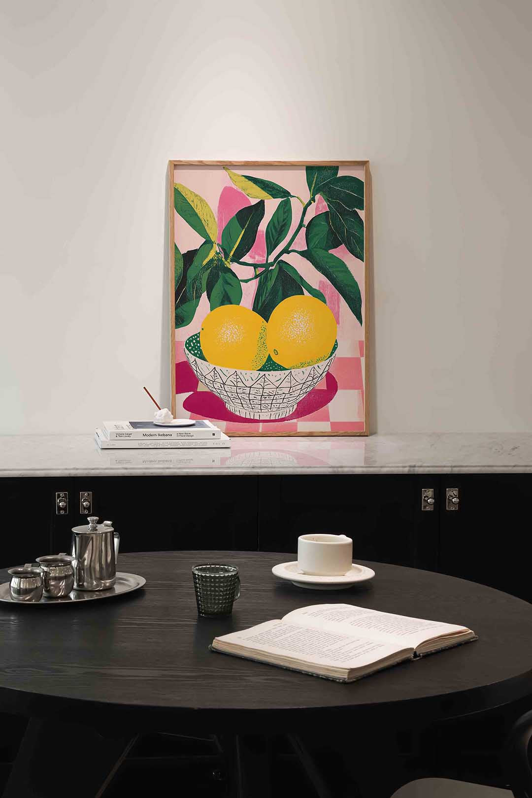 Citroenen in schaal – moderne poster in staand formaat