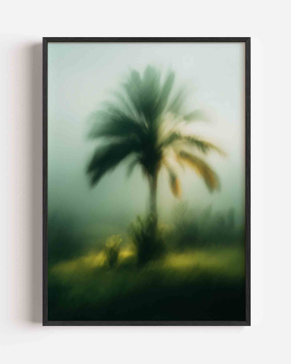 Palmboom in de mist – jungle portret poster als wanddecoratie
