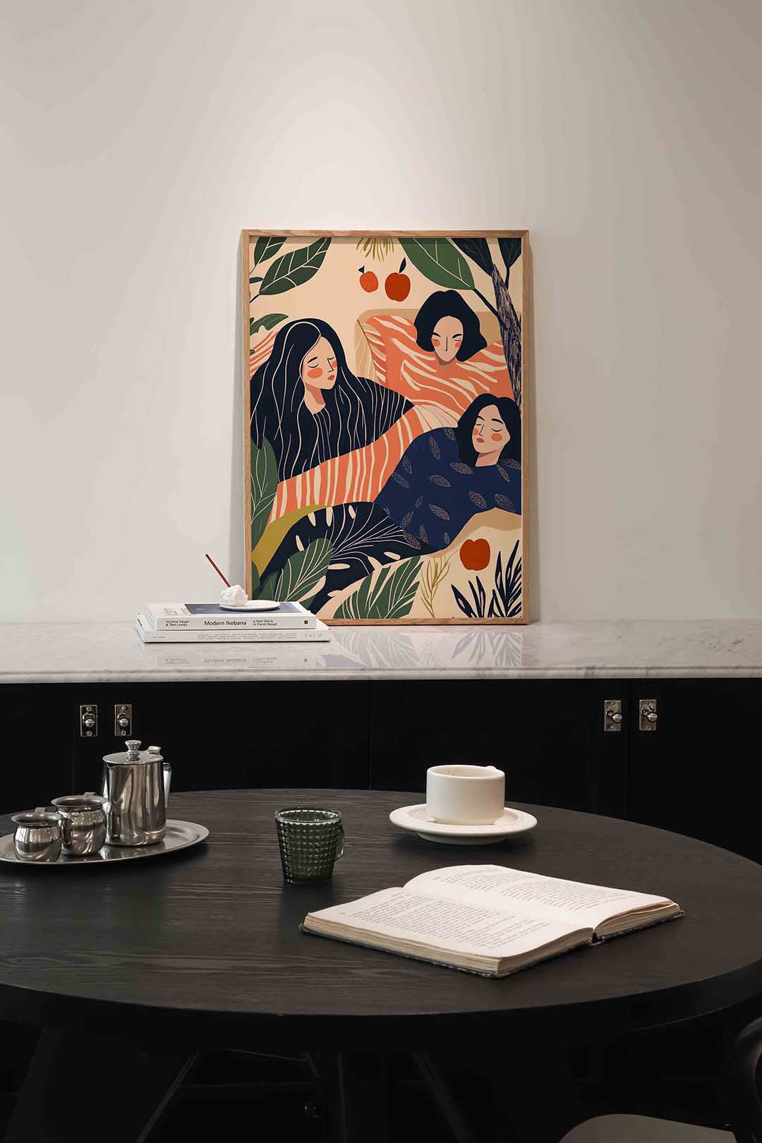 Drie figuren met bladeren – moderne poster in staand formaat