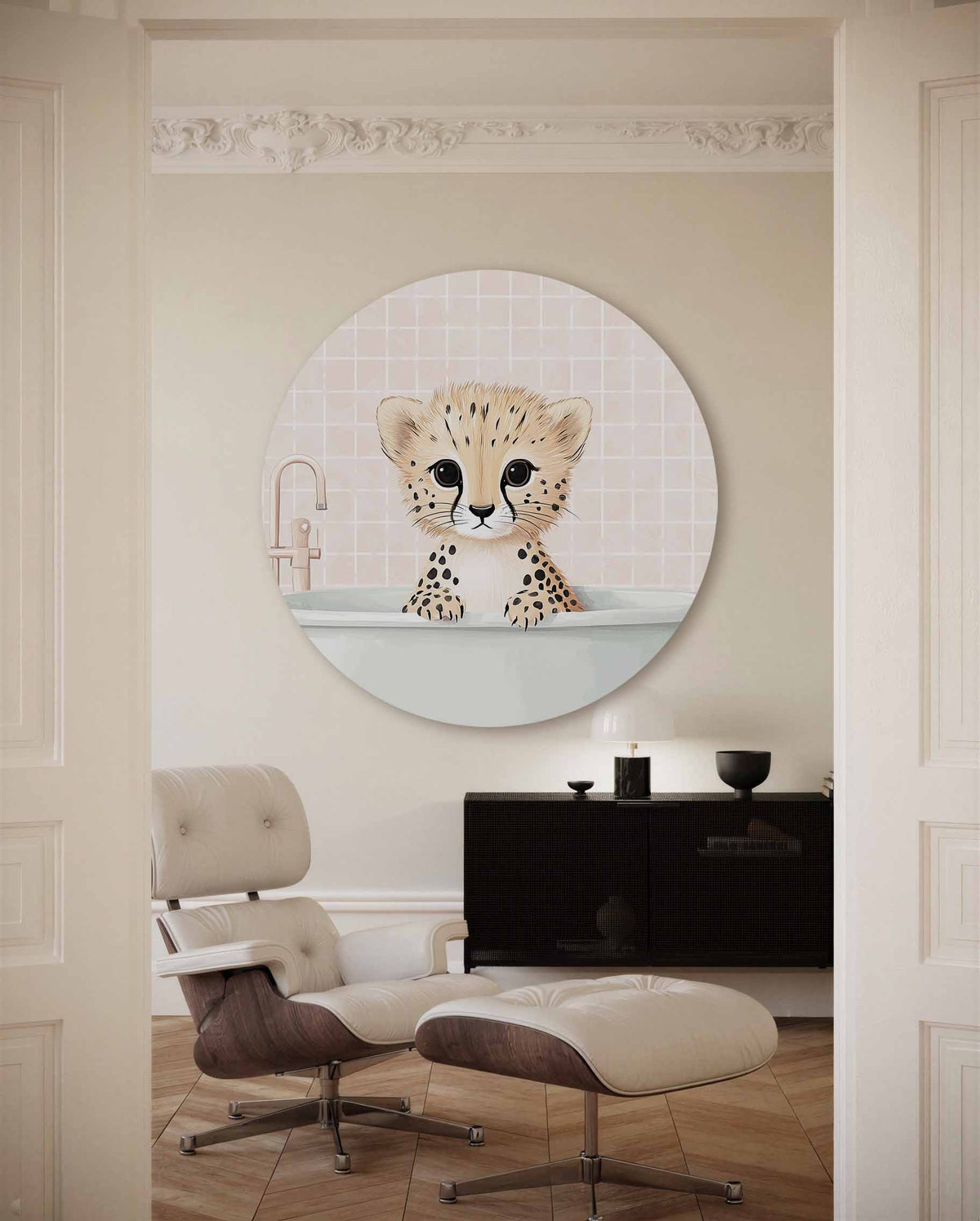 Jonge cheeta in bad – illustratie muurcirkel als ronde muurdecoratie