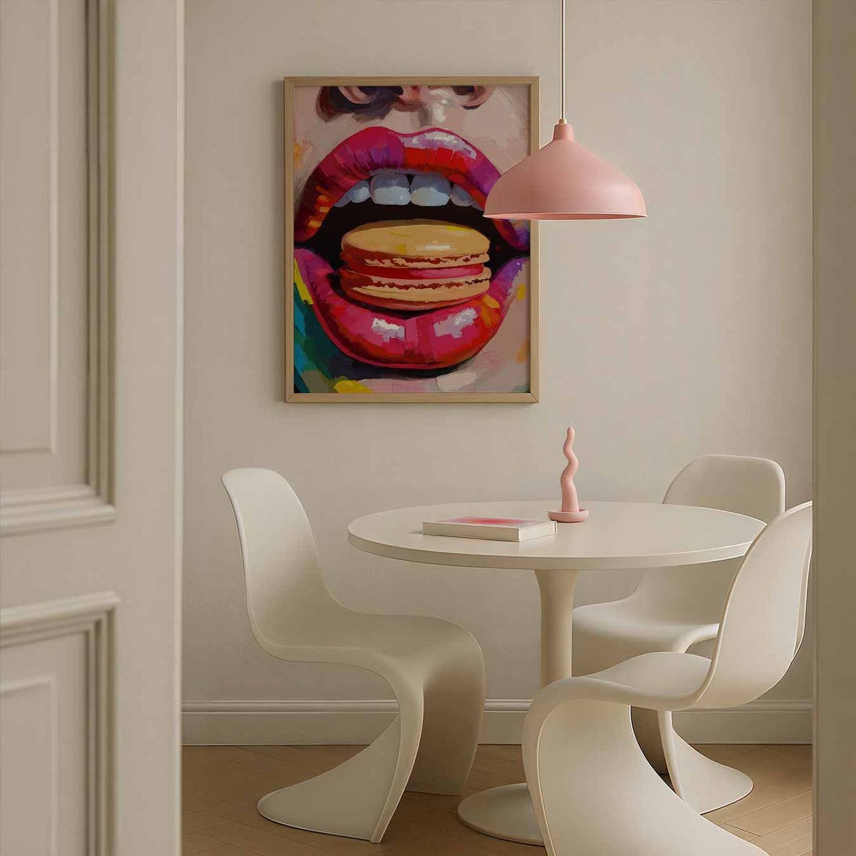 Kleurrijke Lippen Met Macaron – zomerse poster in staand formaat