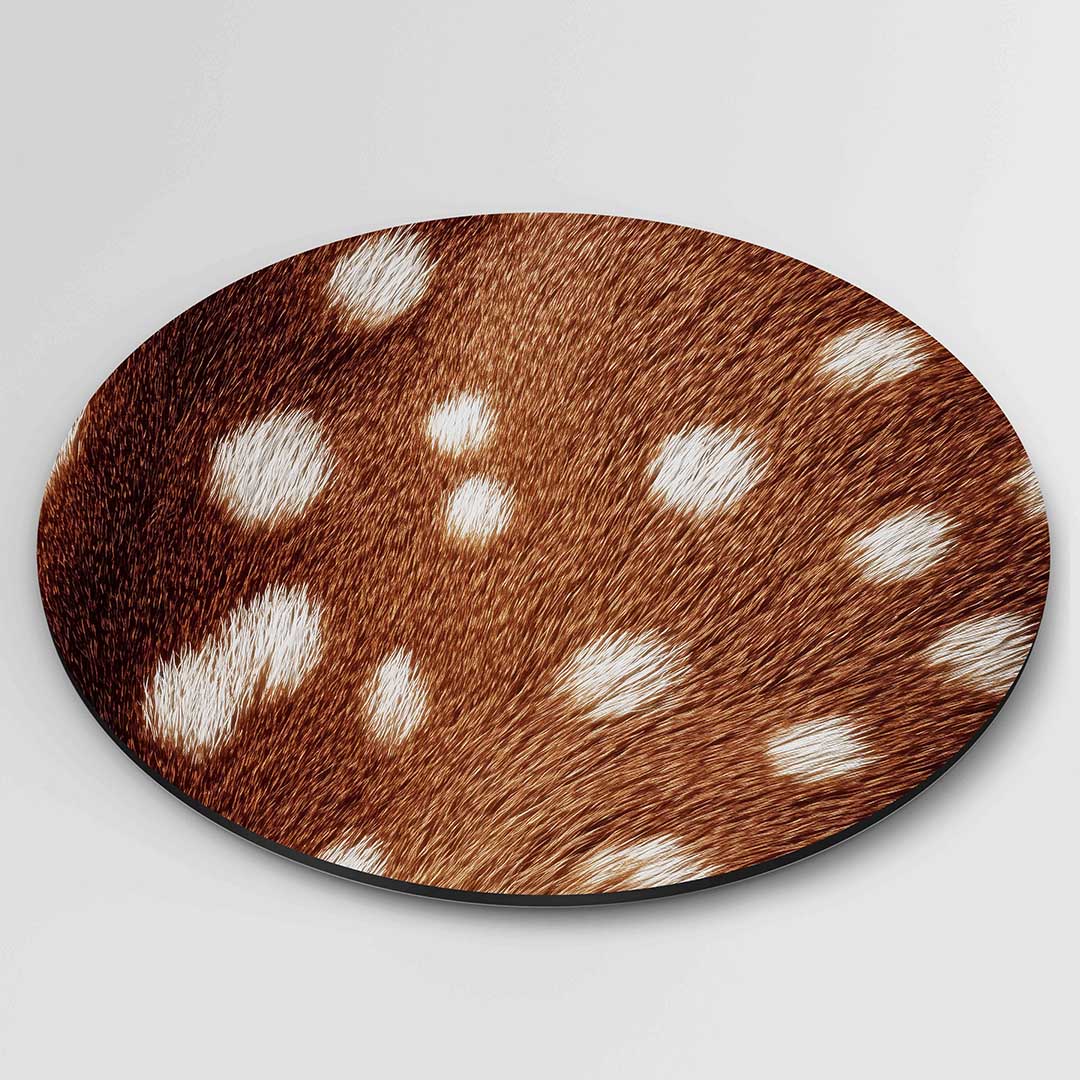 Bruine vacht met witte stippen – ronde safari wanddecoratie van WallArtistic