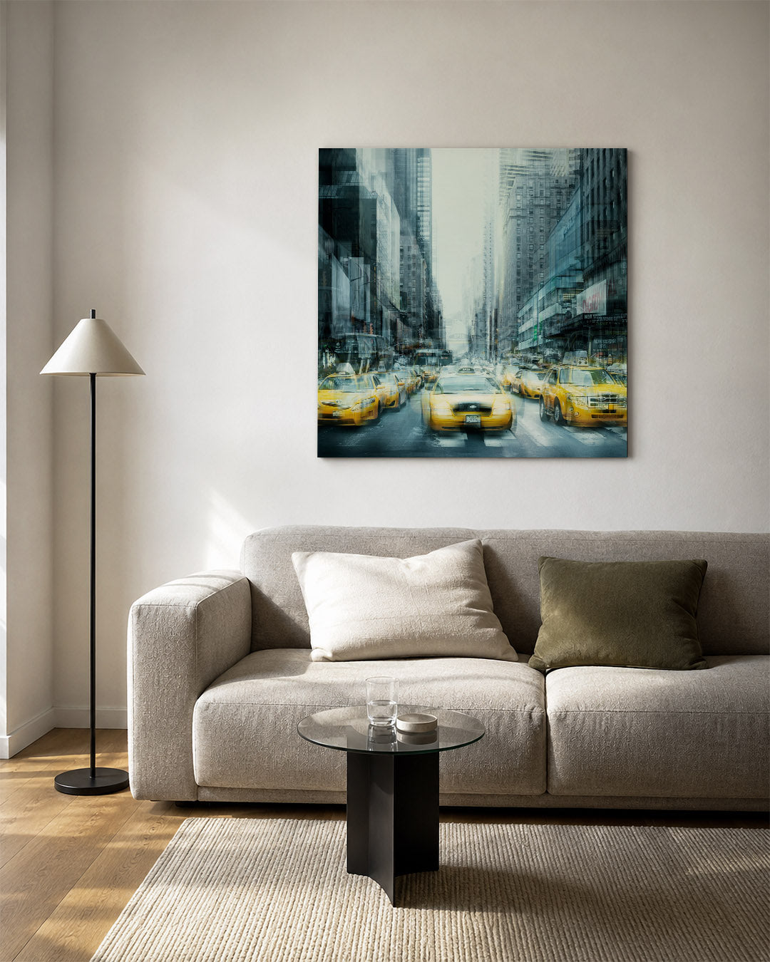 Stedelijke dynamiek kunstwerk – vierkante wanddecoratie – deze kunstwerk toont een drukke stadsscène met taxi's en hoge
