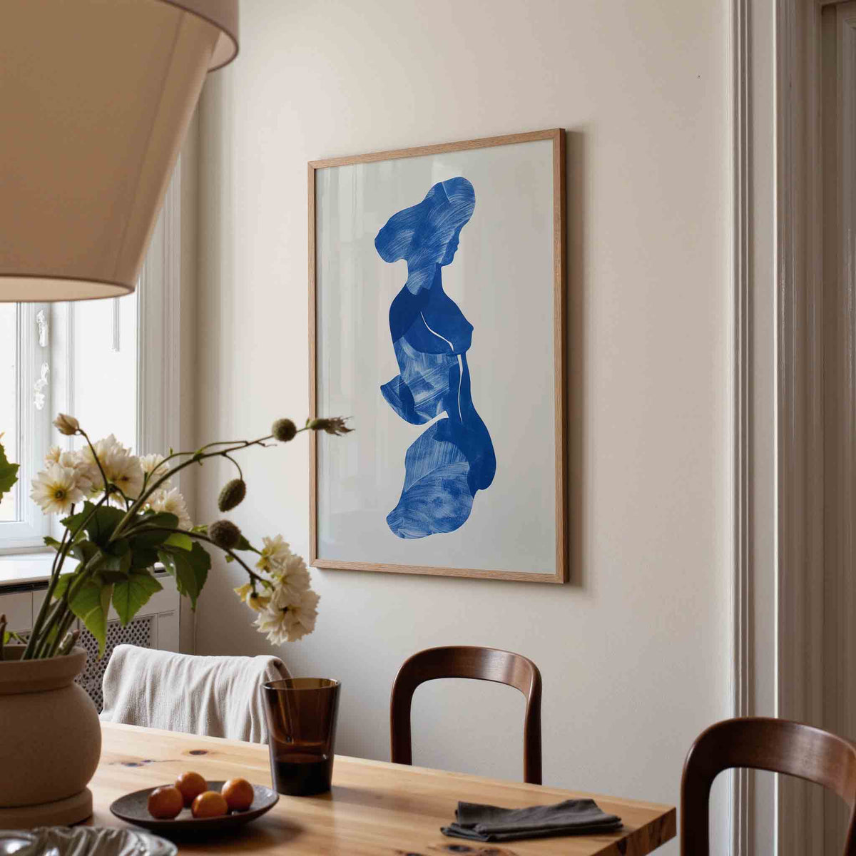 Blauwe figuur – eigentijdse illustratie poster in staand formaat
