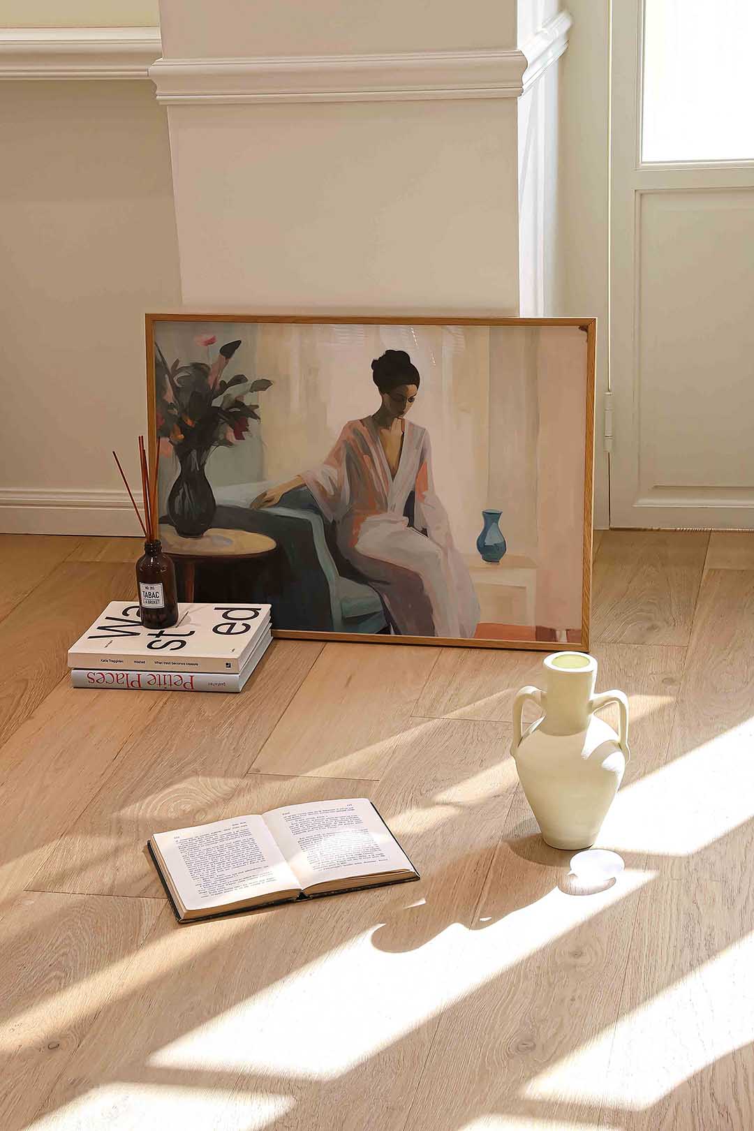 Vrouw in kamer – liggende portret wanddecoratie van WallArtistic
