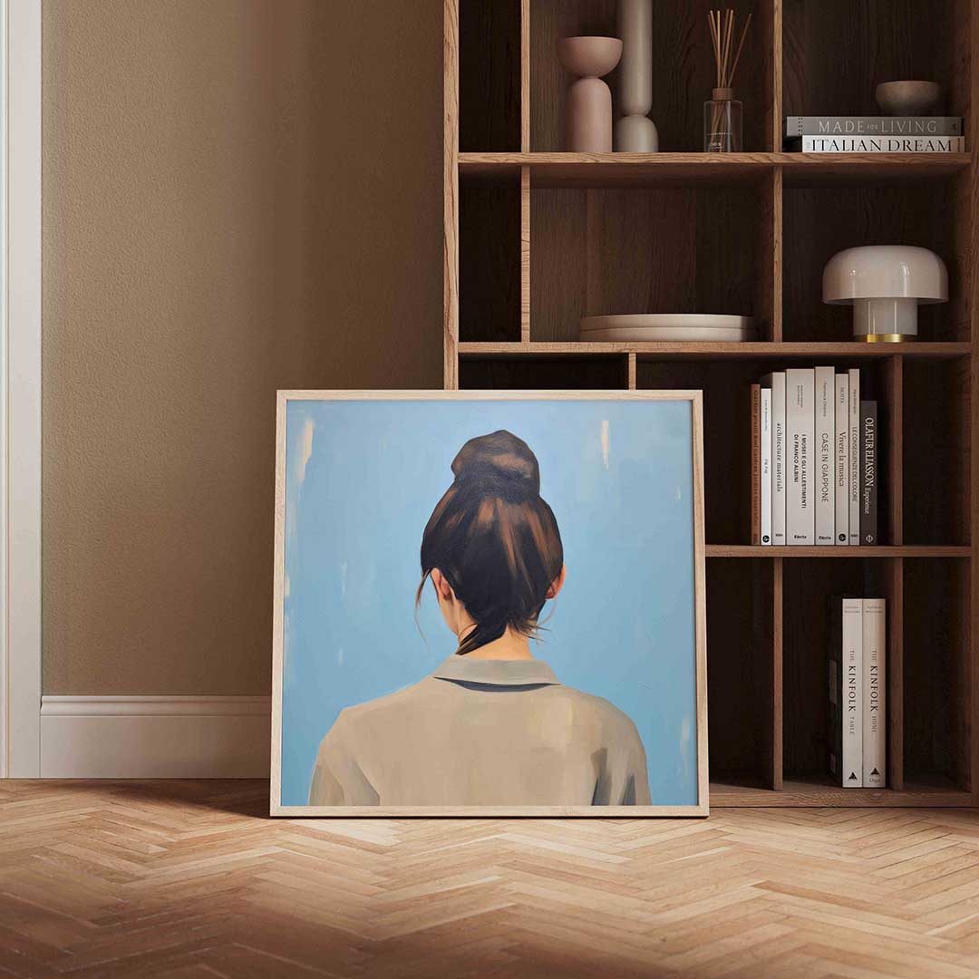 Vrouw met knot – kleurrijke vierkante wanddecoratie van WallArtistic