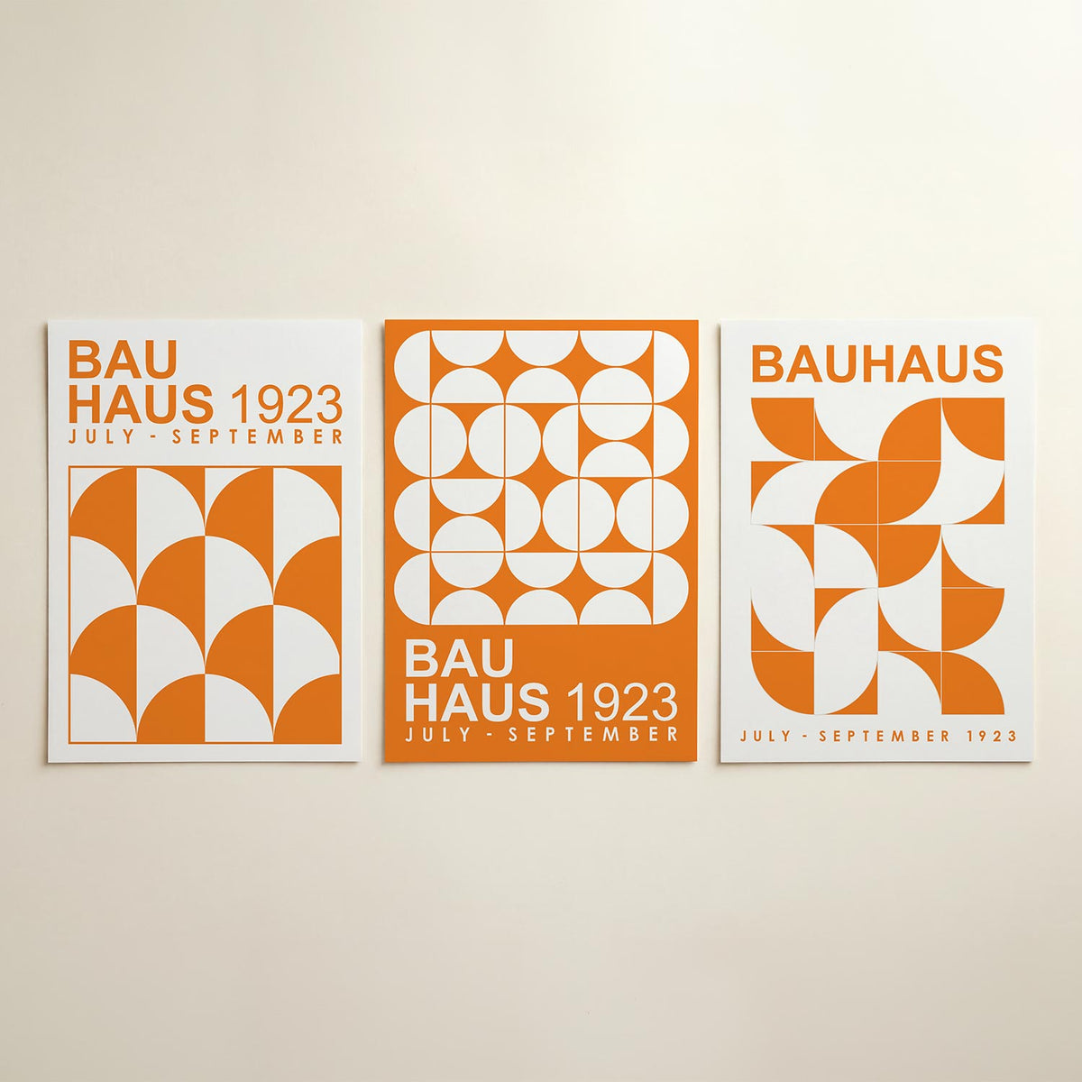 Kleur en vormen posterset – detailweergave – deze posterset in drie delen toont een levendig spel van oranje en wit. Halve
