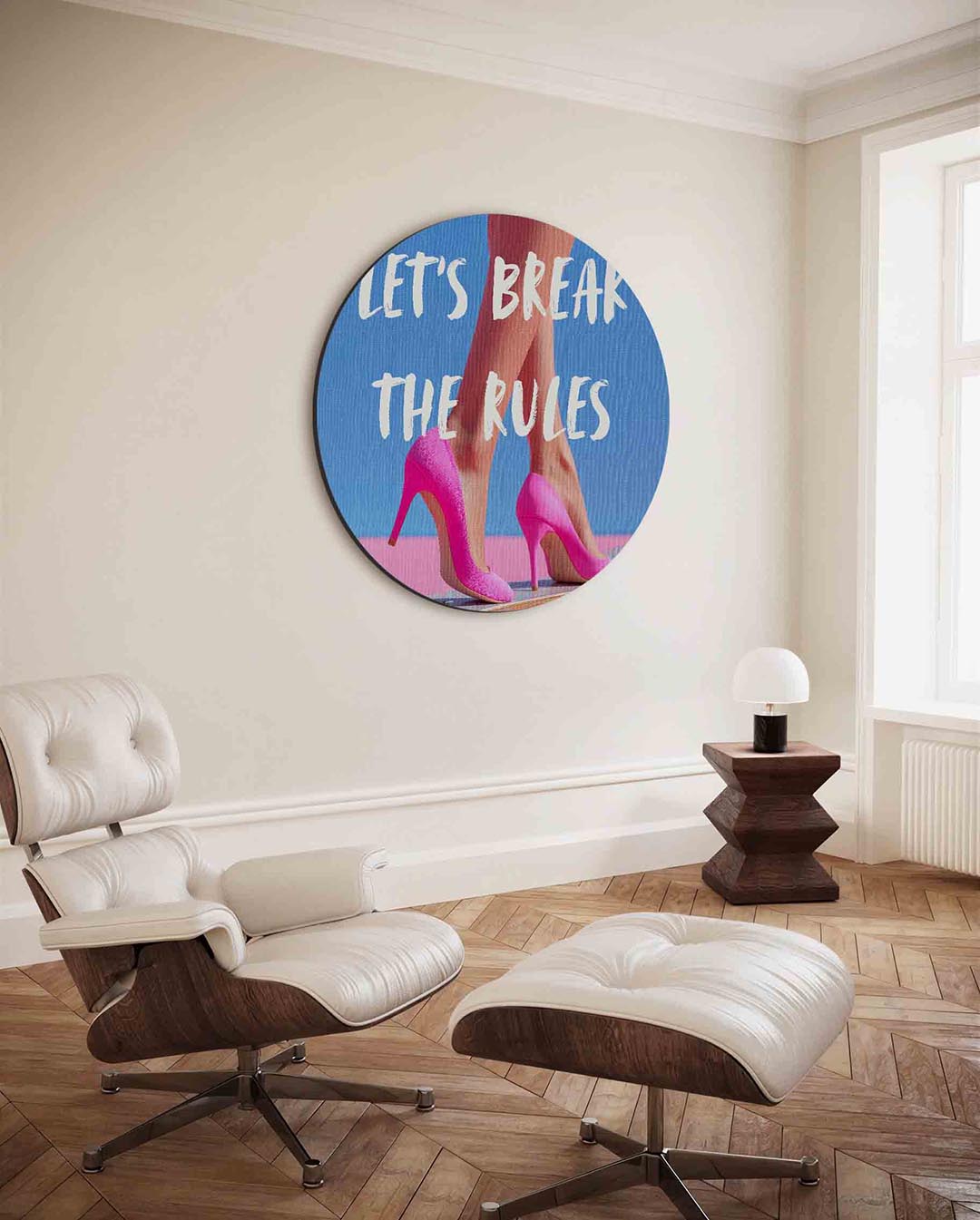 Roze hakken op skateboard – moderne ronde wanddecoratie van WallArtistic