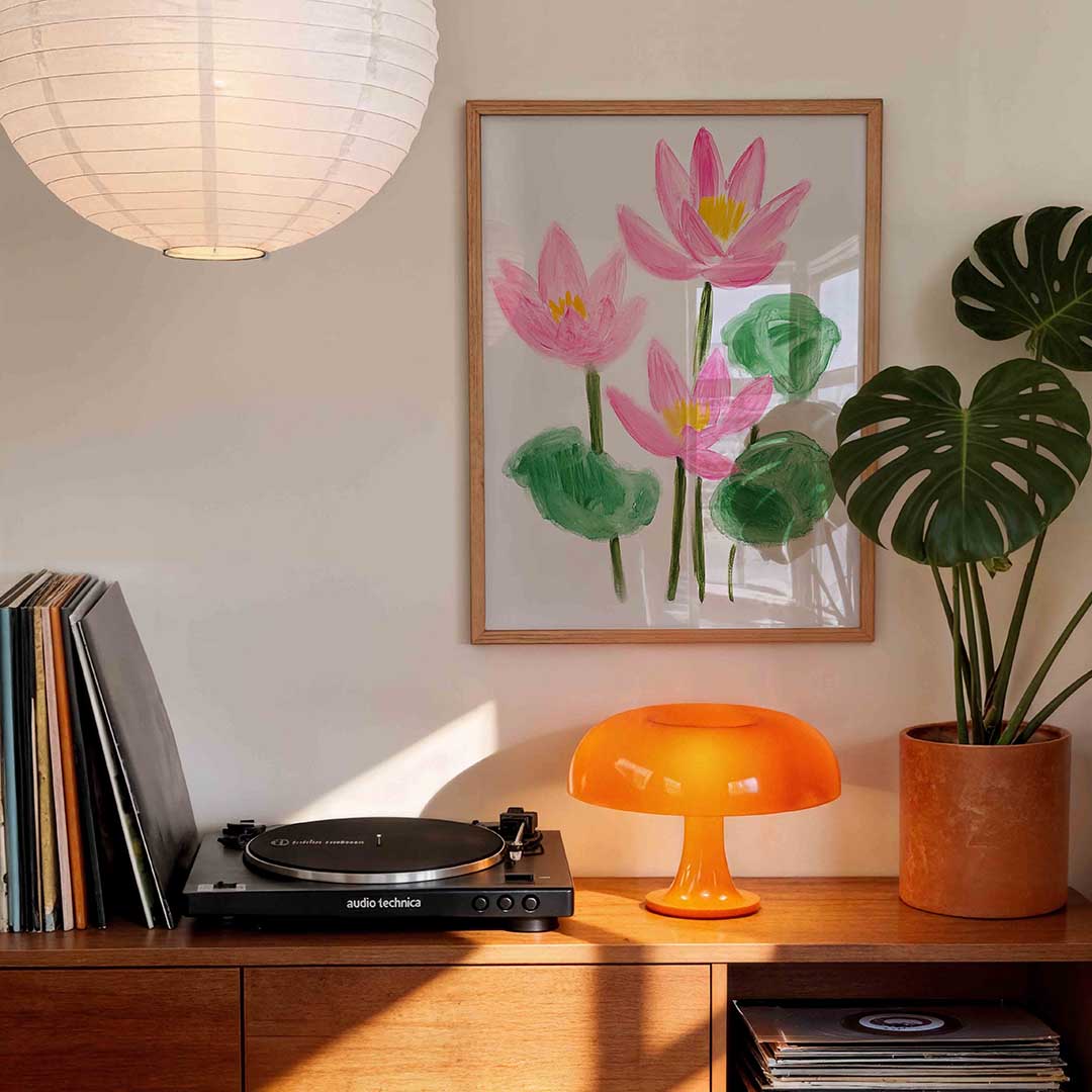 Roze bloemen en groene bladeren – staande bloemen wanddecoratie van WallArtistic