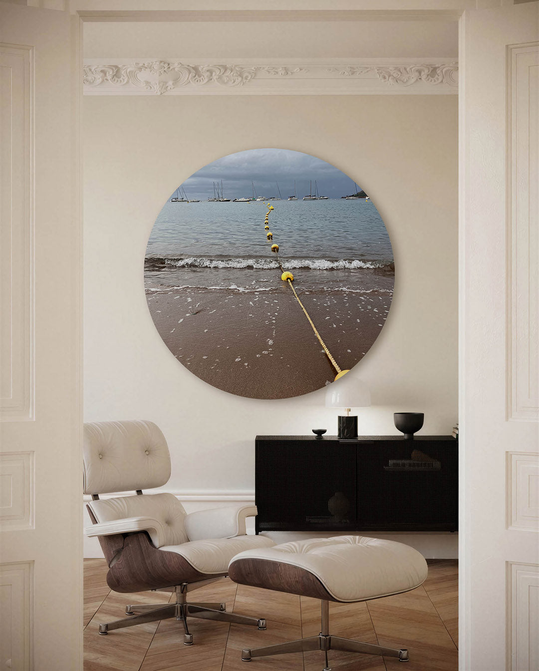 Strand met boeien – fotografische muurcirkel voor aan de muur