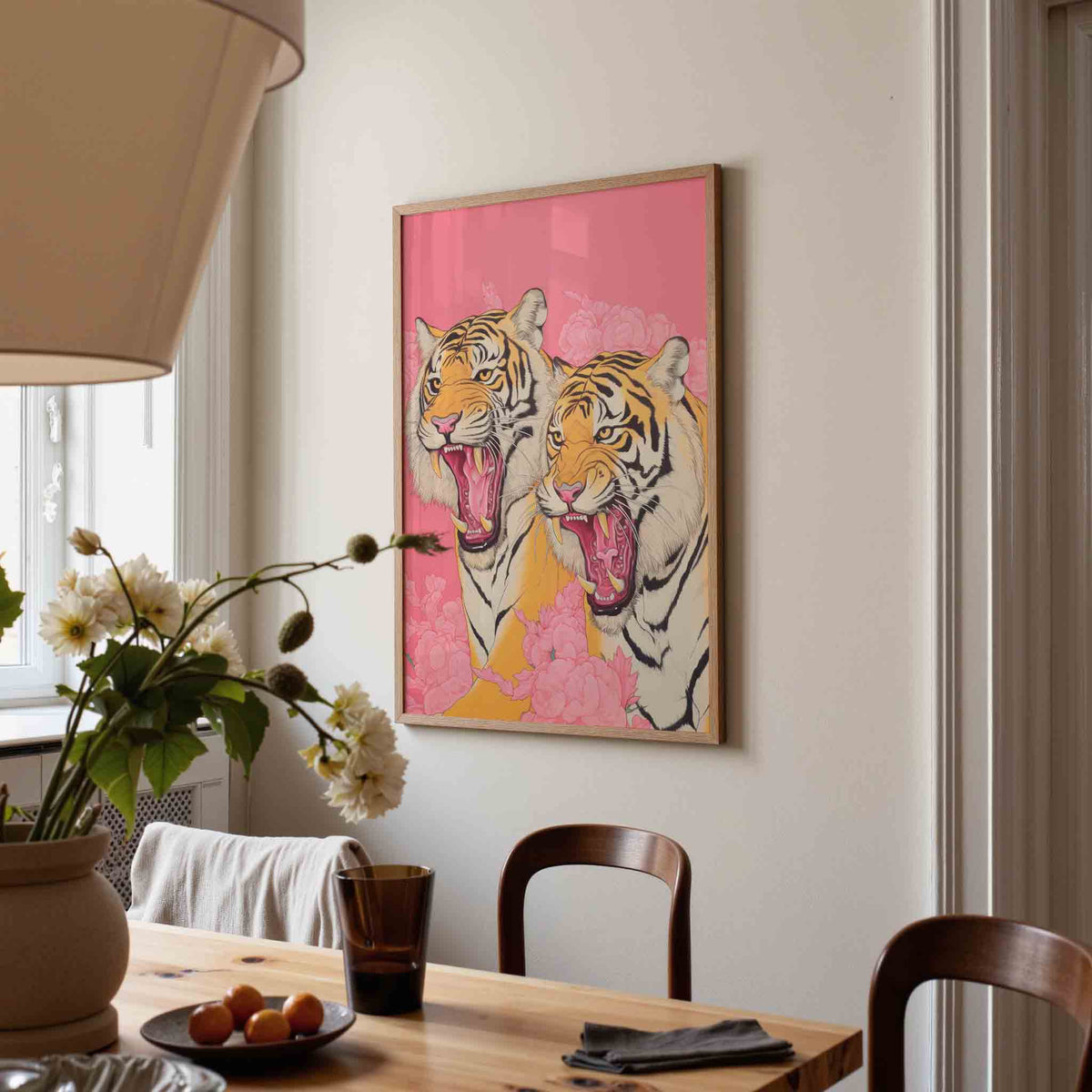 Twee tijgers met bloemen – kunst en design poster in portret formaat