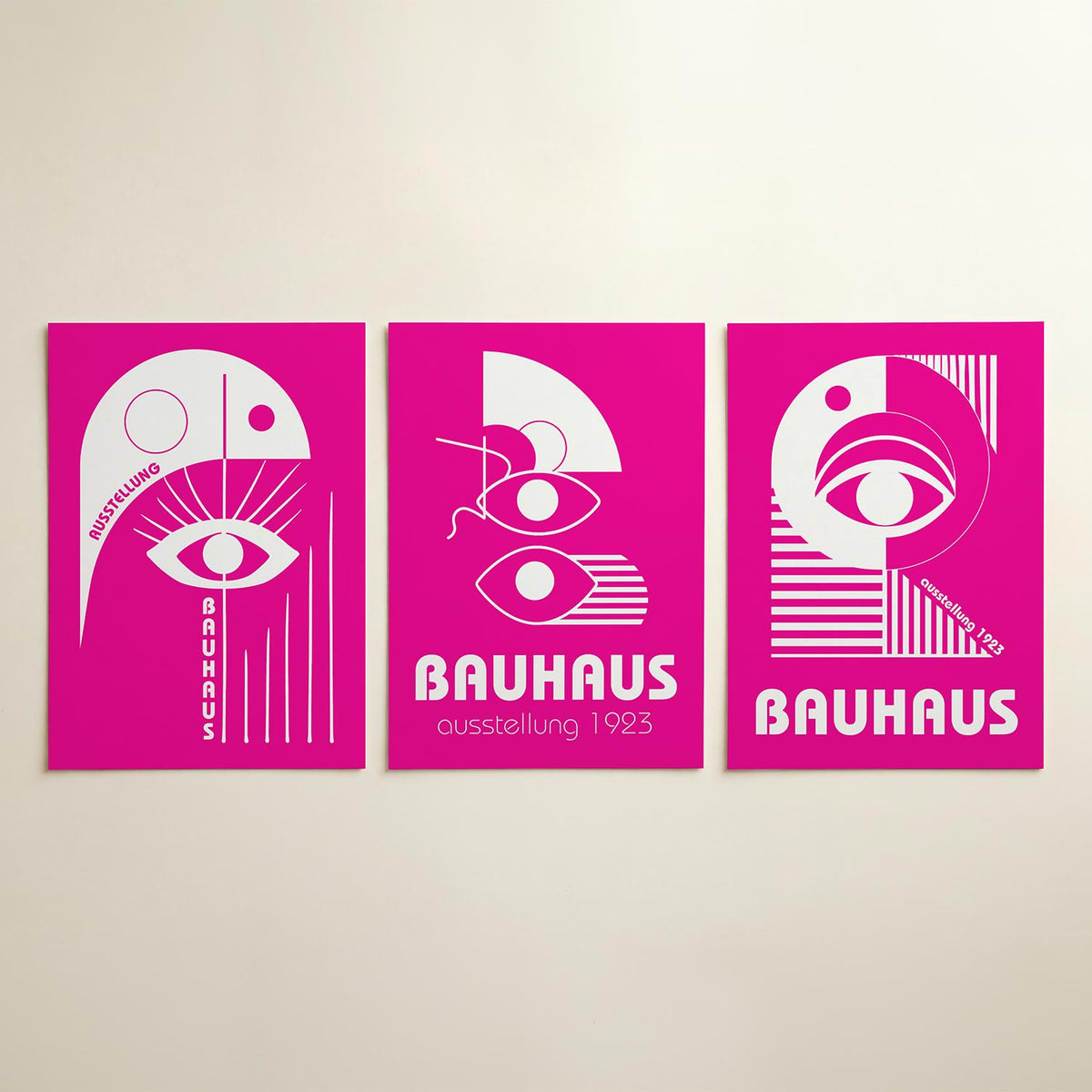 Oog en lijnen driedelige posterset in interieur