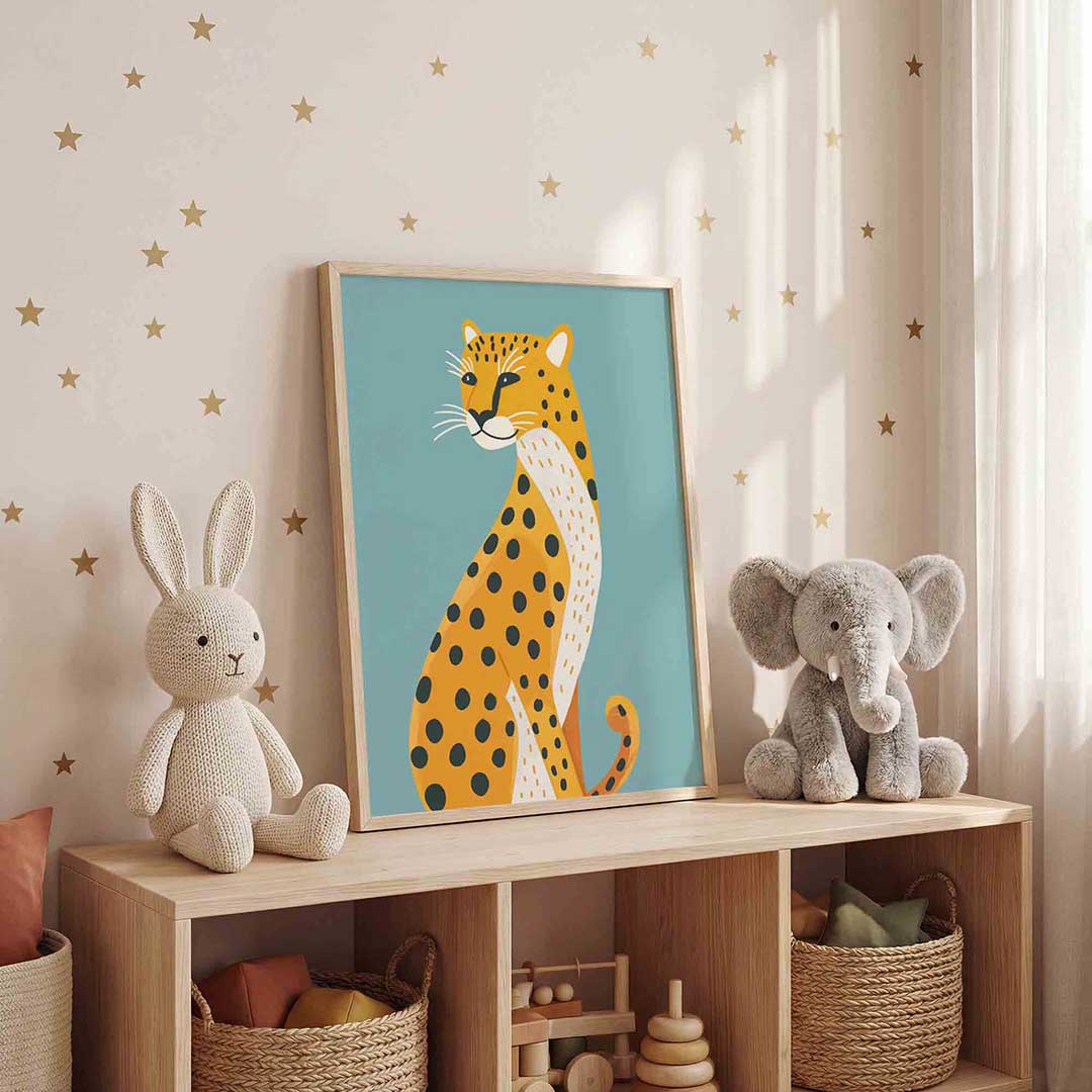 Luipaard illustratie – staande kinderkamer wanddecoratie van WallArtistic