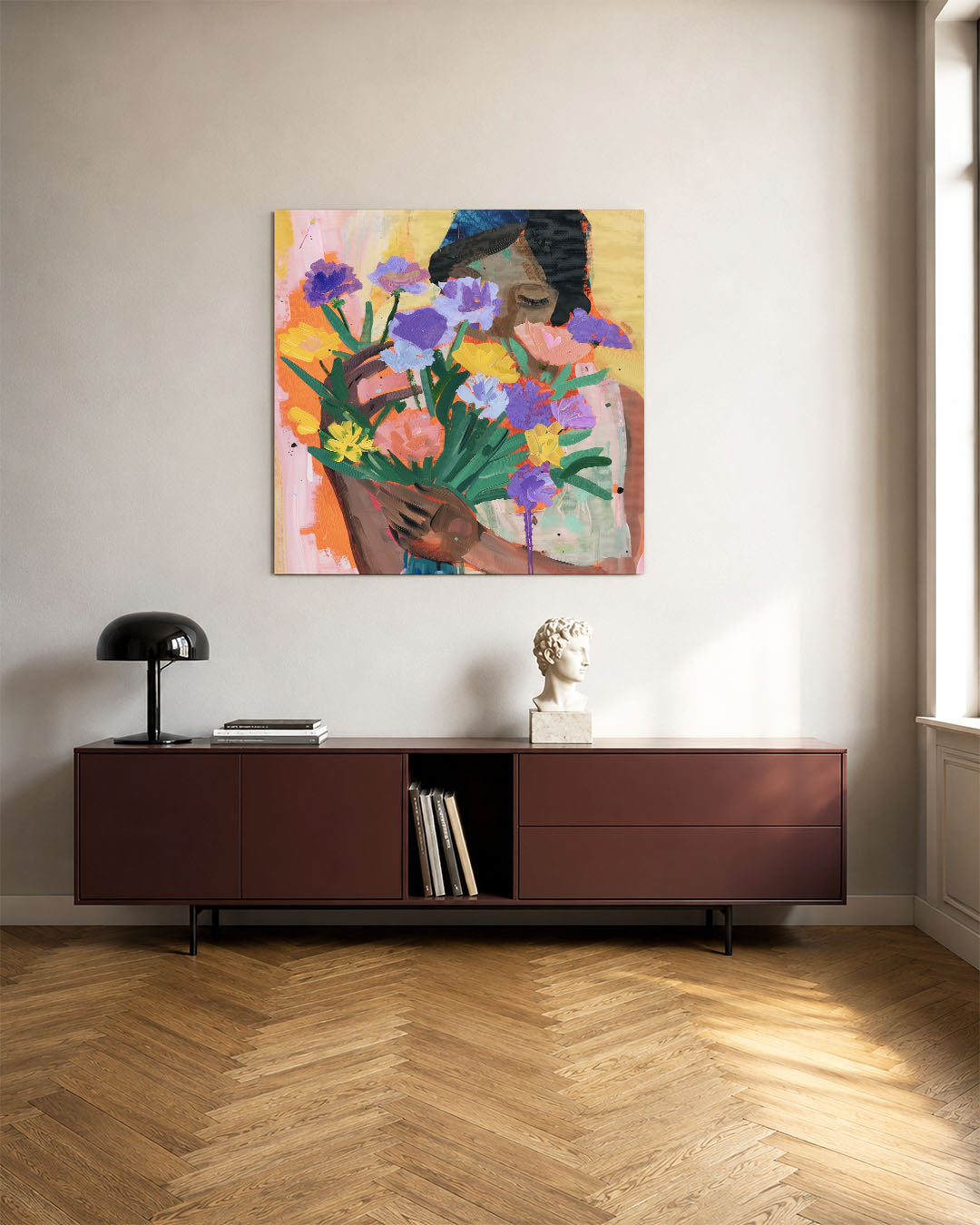 Bloemen en vrouw kunstwerk – tweede productweergave – dit kunstwerk toont een vrouw met een kleurrijk boeket bloemen. De