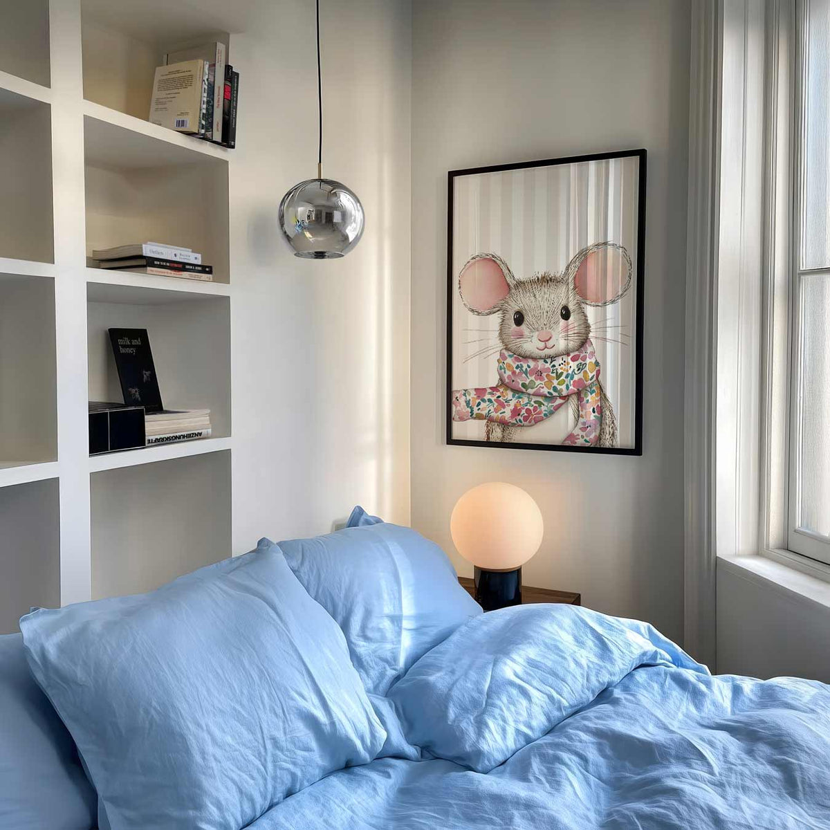 Schattige Muizenposter met Sjaal – staande muurposter voor de kinderkamer