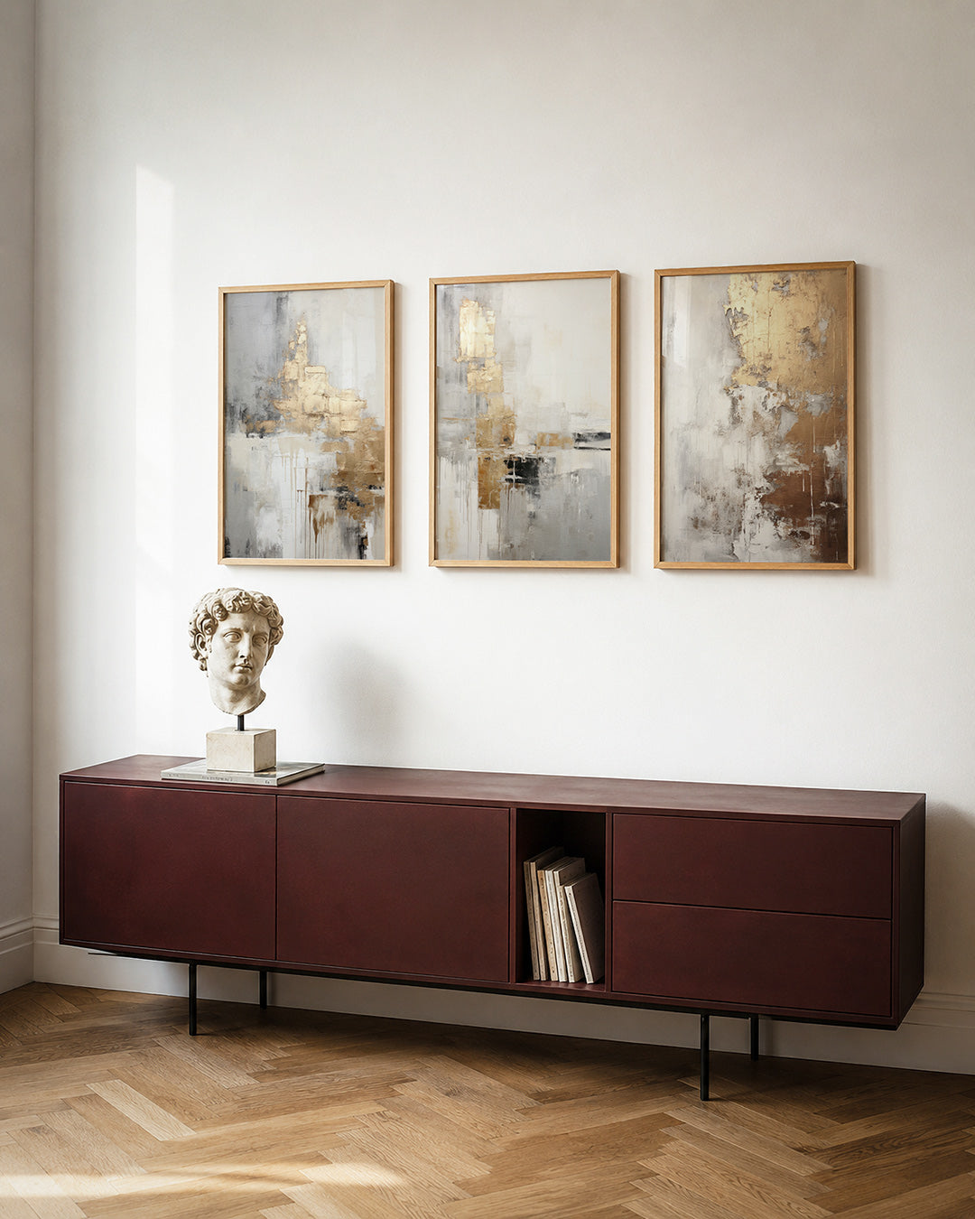 Gouden vloei posterset – detailweergave – deze compositie toont vloeiende goudtinten die zich