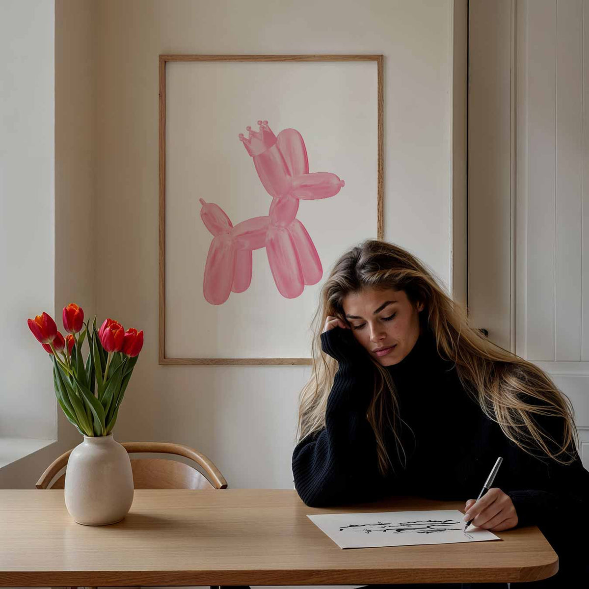 Ballonhond Met Kroontje – staande muurposter met zomerse uitstraling