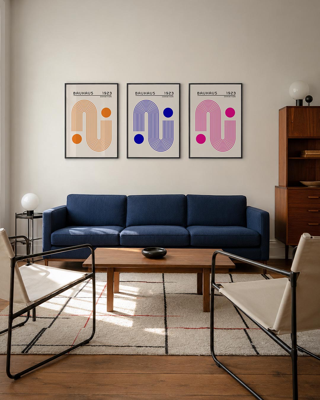 Lijnen en cirkel driedelige posterset – deze posterset in drie delen toont een vloeiend lijnenspel met oranje bogen en