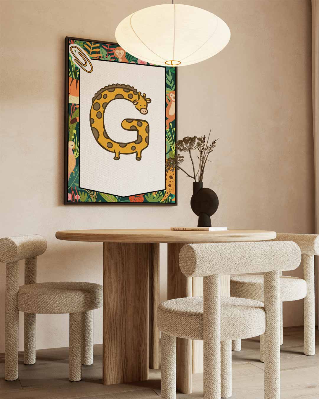 Giraffe Letter G Poster – kunstwerk met zwarte baklijst