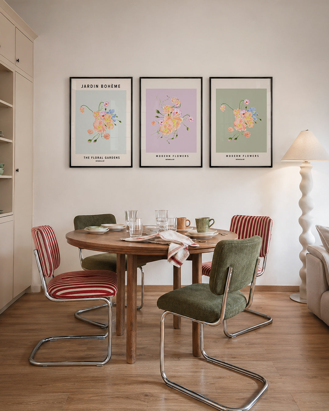 Bloemenpracht – deze posterset toont een speelse verzameling van kleurrijke bloemen op een