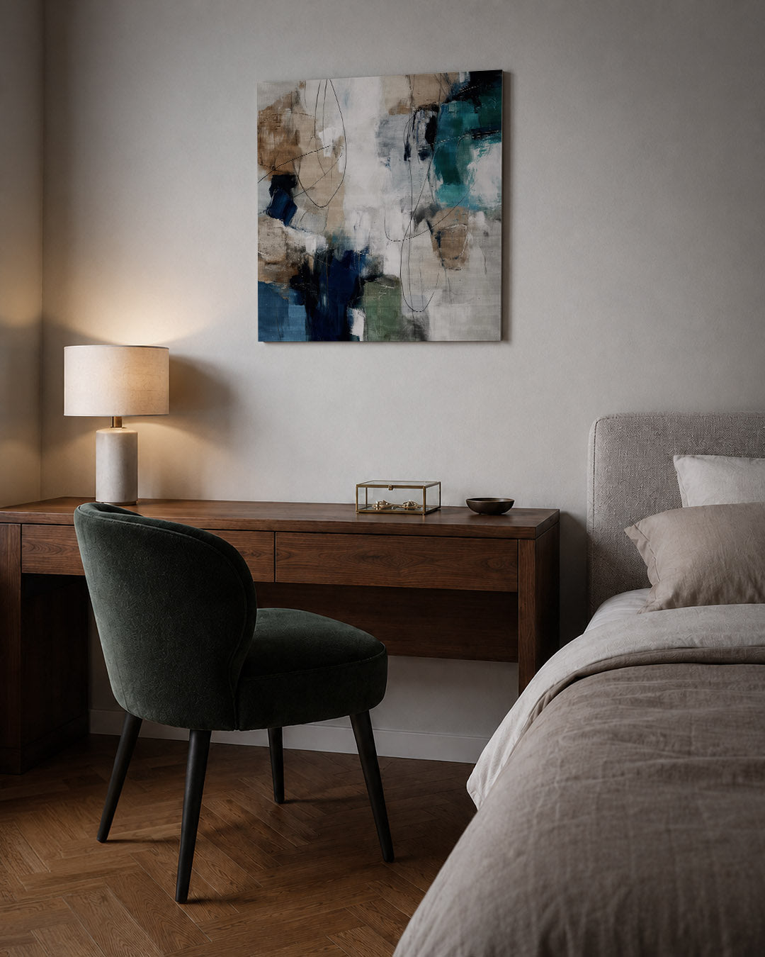 Dynamische kleurencompositie kunstwerk – sfeerbeeld – dit kunstwerk toont een levendige mix van blauwe, beige en groene