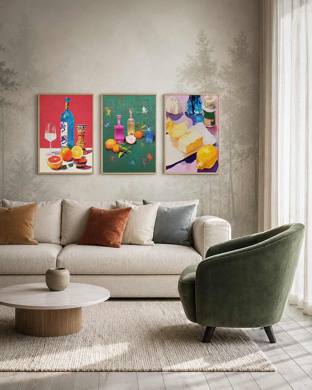 Kleurrijke tafelsetting driedelige posterset – een levendige compositie met een blauwe fles, glas,