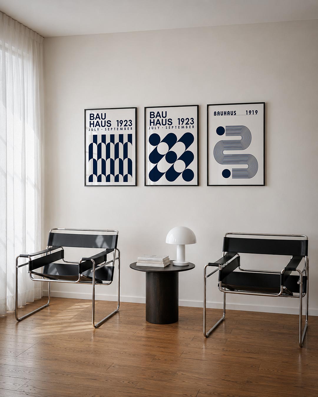 Vorm en ritme driedelige posterset – deze posterset in drie delen toont een spel van donkerblauwe en witte bogen en lijnen.