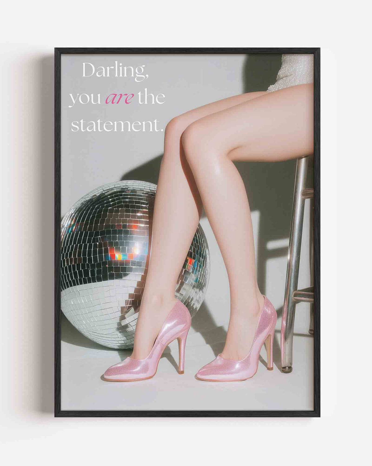 Roze hakken en discobal – Pop Art portret poster als wanddecoratie