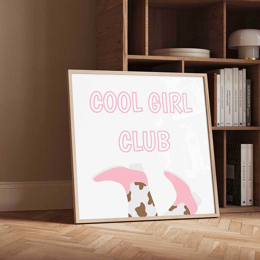 Cool girl club – vierkante Pop Art wanddecoratie van WallArtistic