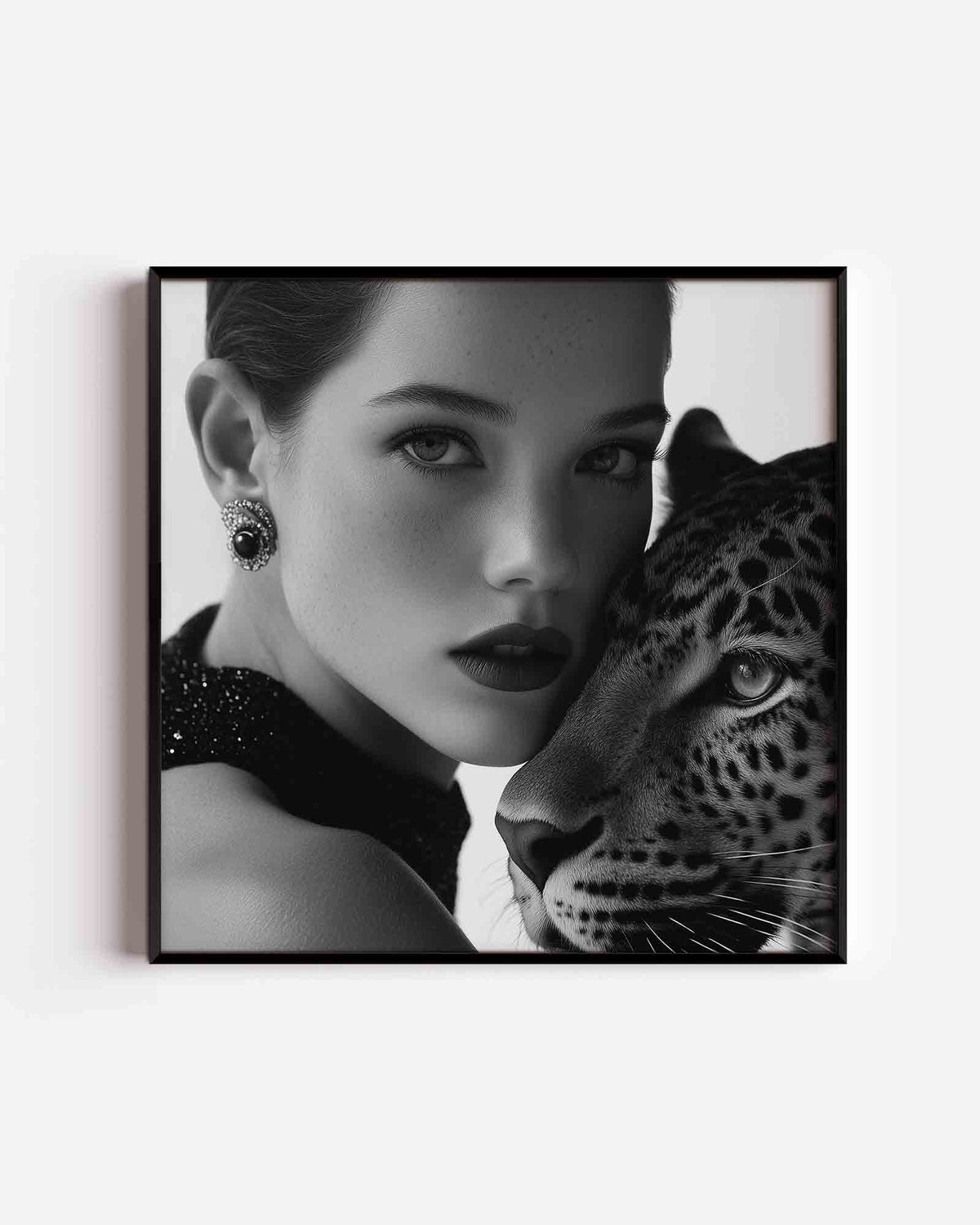 Vrouw en luipaard – Pop Art vierkante poster als wanddecoratie