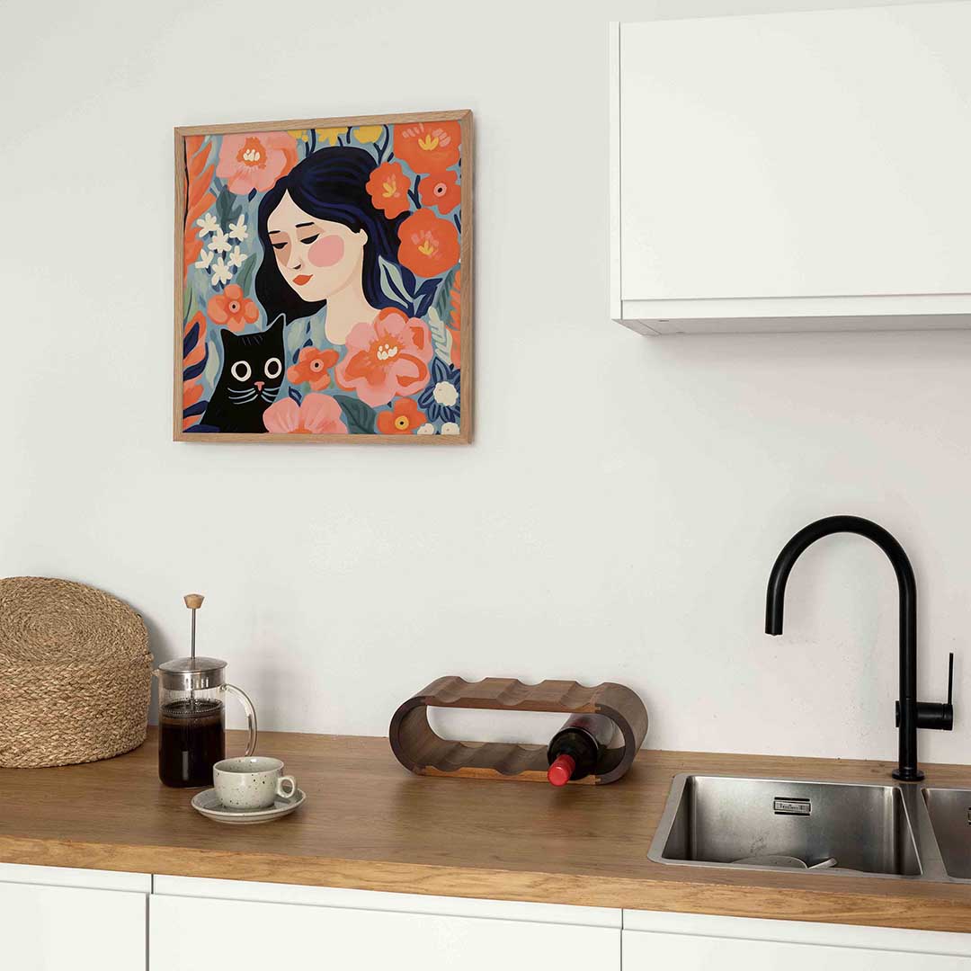 Vrouw en kat met bloemen – keukenposter in vierkant formaat