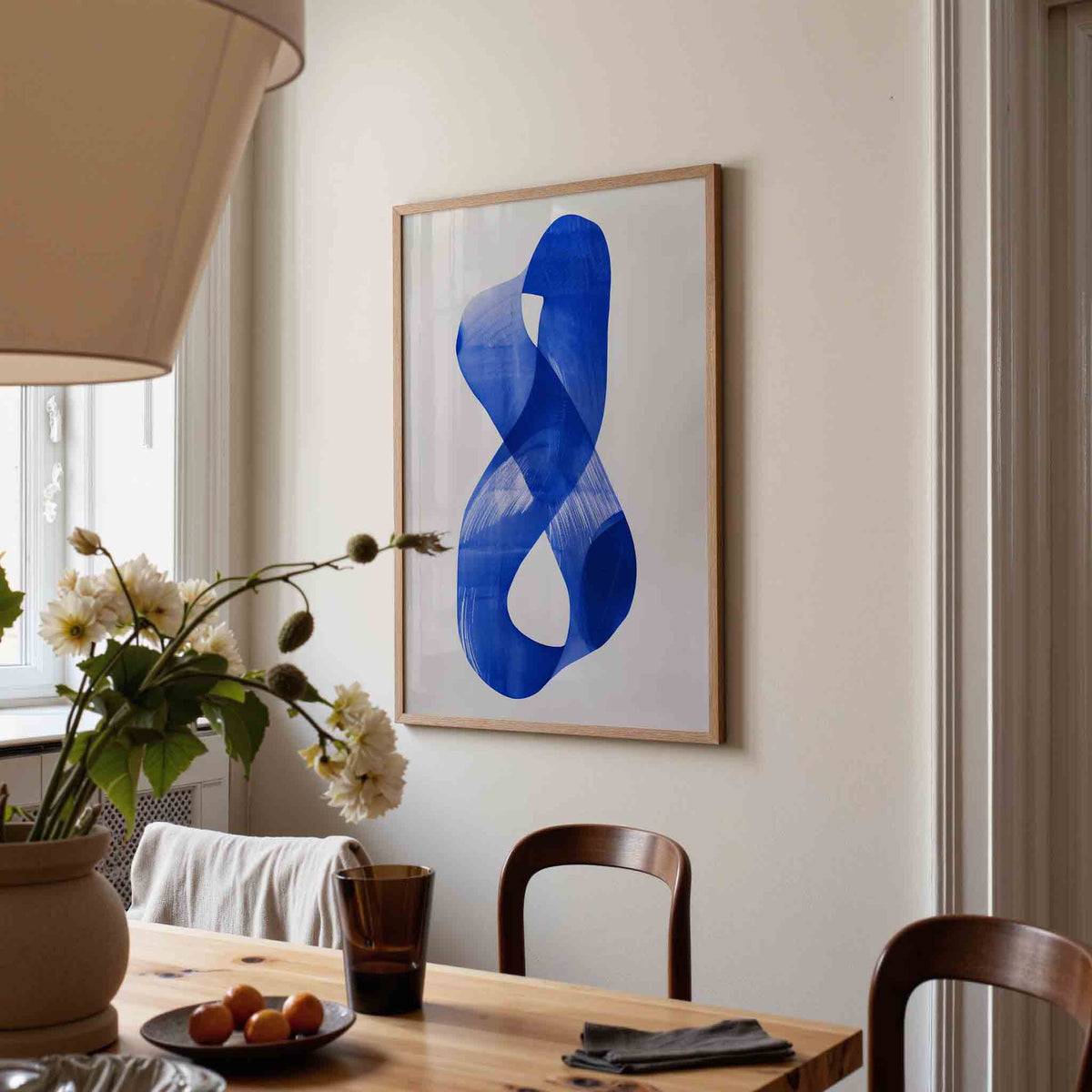 Abstracte blauwe vorm – eigentijdse illustratie poster in staand formaat