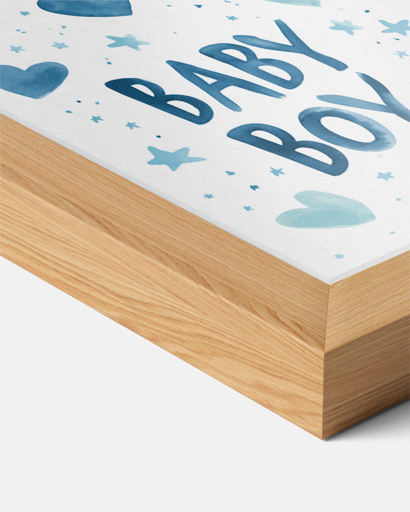 Liefdevolle Baby Jongen – kids poster als vrolijke staande wanddecoratie